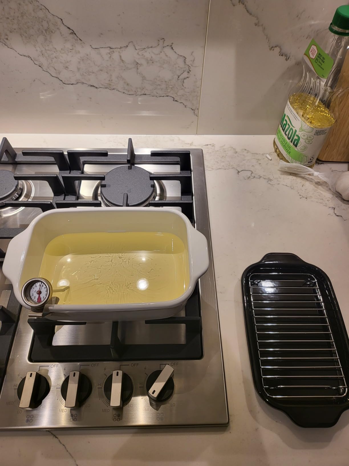 Fuji Horo TP-20K W Enameled Tempura Pot, Square Type, With Thermometer, Induction Compatible, White customer photo 2