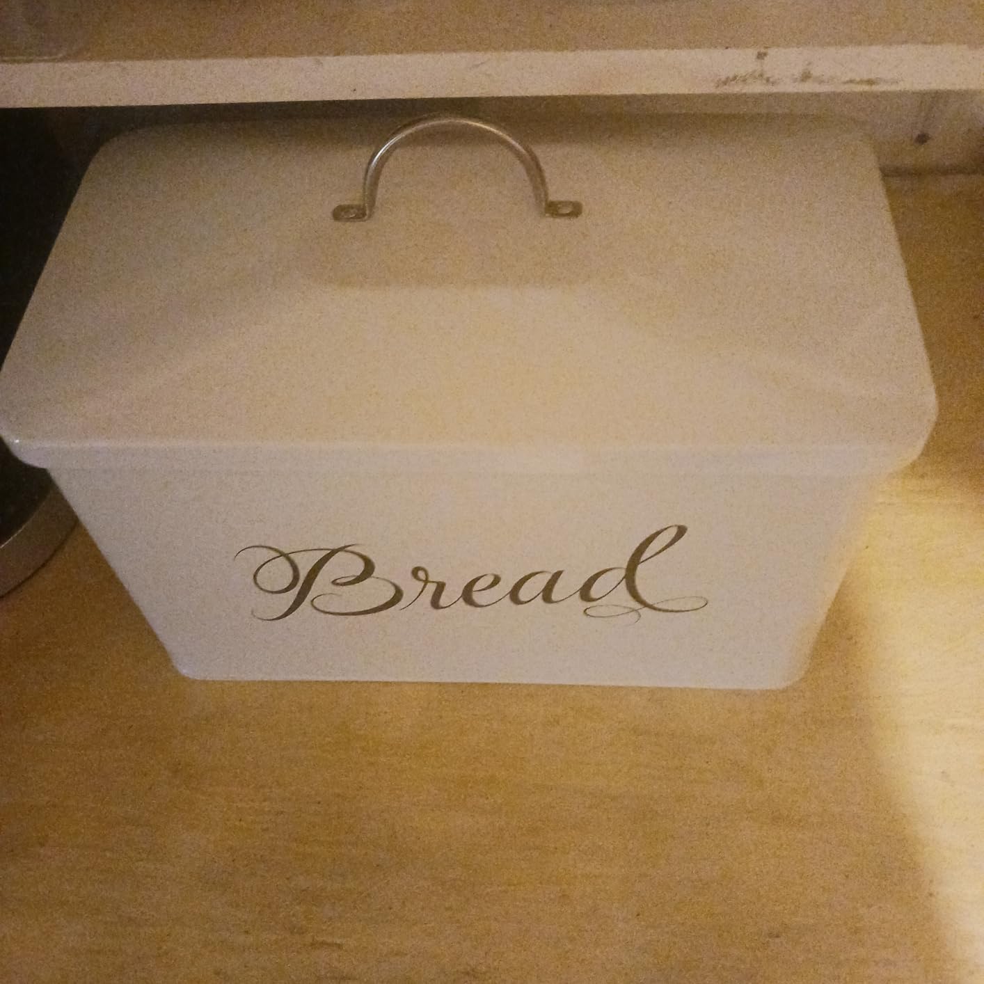 Better Kitchen Products Classic Metal Bread Box with Side Handles, Large Capacity (2 Bread Loaves), Farmhouse Bread Bin for Kitchen Countertop, Steel Bread Storage Container with Lid, White customer photo 1