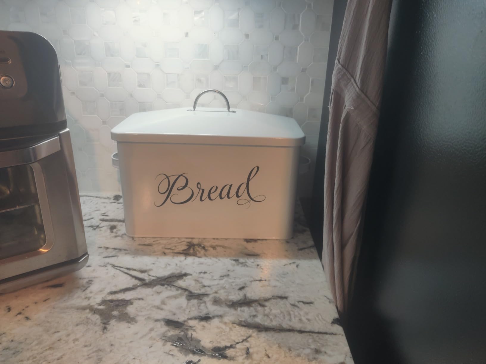Better Kitchen Products Classic Metal Bread Box with Side Handles, Large Capacity (2 Bread Loaves), Farmhouse Bread Bin for Kitchen Countertop, Steel Bread Storage Container with Lid, White customer photo 2