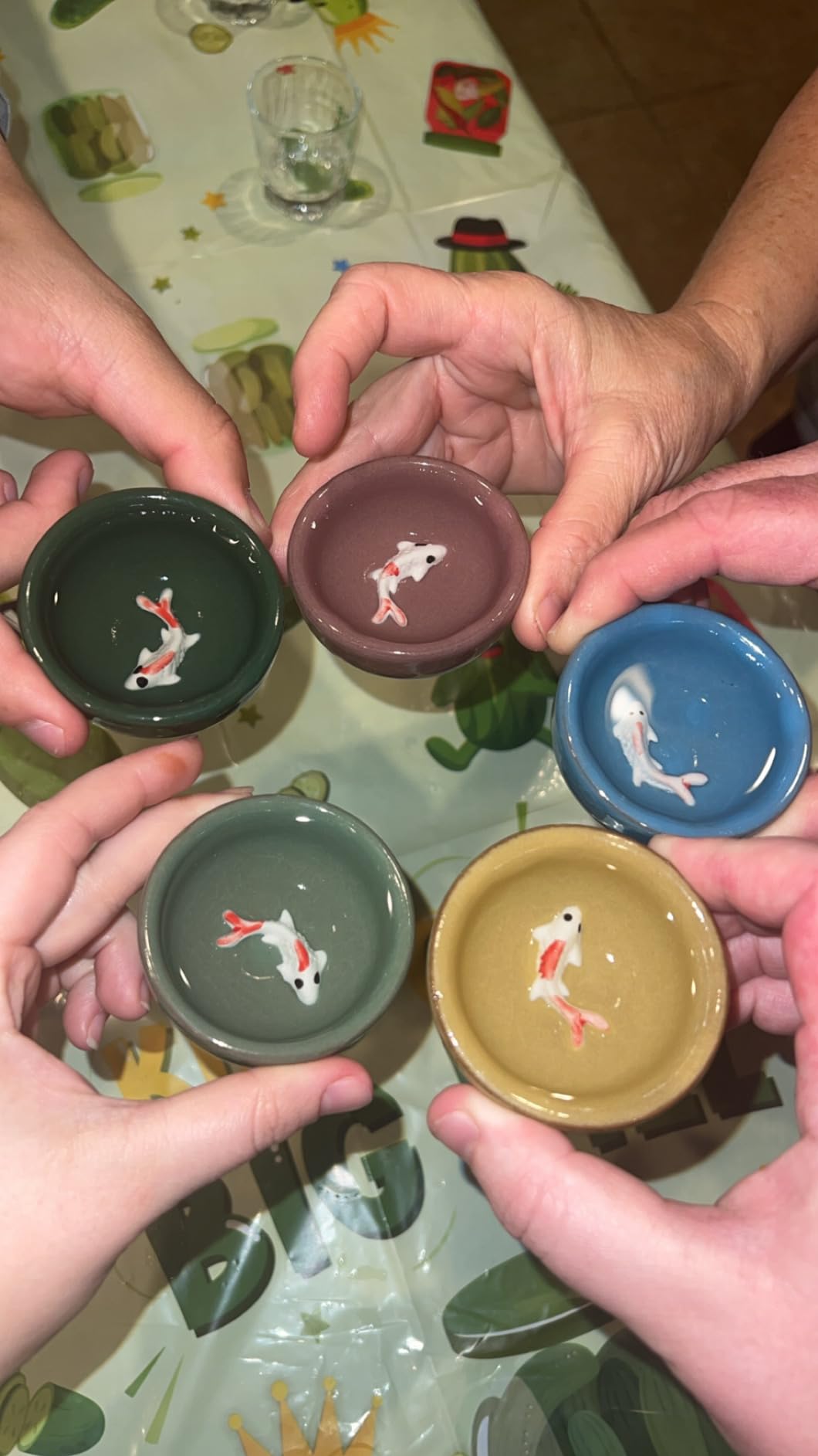 Skyley 6 Pieces Korean Soju Shot Glasses Sets Porcelain Cups Korean Ceramic Cups Tea Accessories Drinkware, Handcrafted Ceramic (Colorful, Koi Fish Pattern) customer photo 1