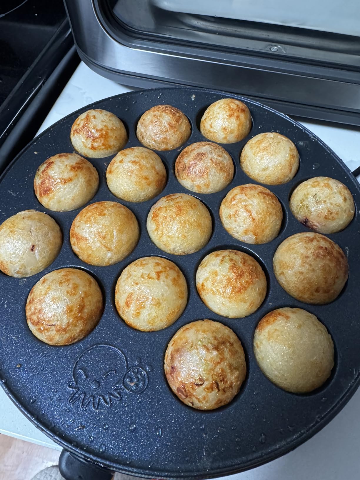 Takoyaki Maker Pan with Temperature Control, Tools and Recipes, Make 18 Japanese Octopus Balls at once, Easy to Use and Store customer photo 2