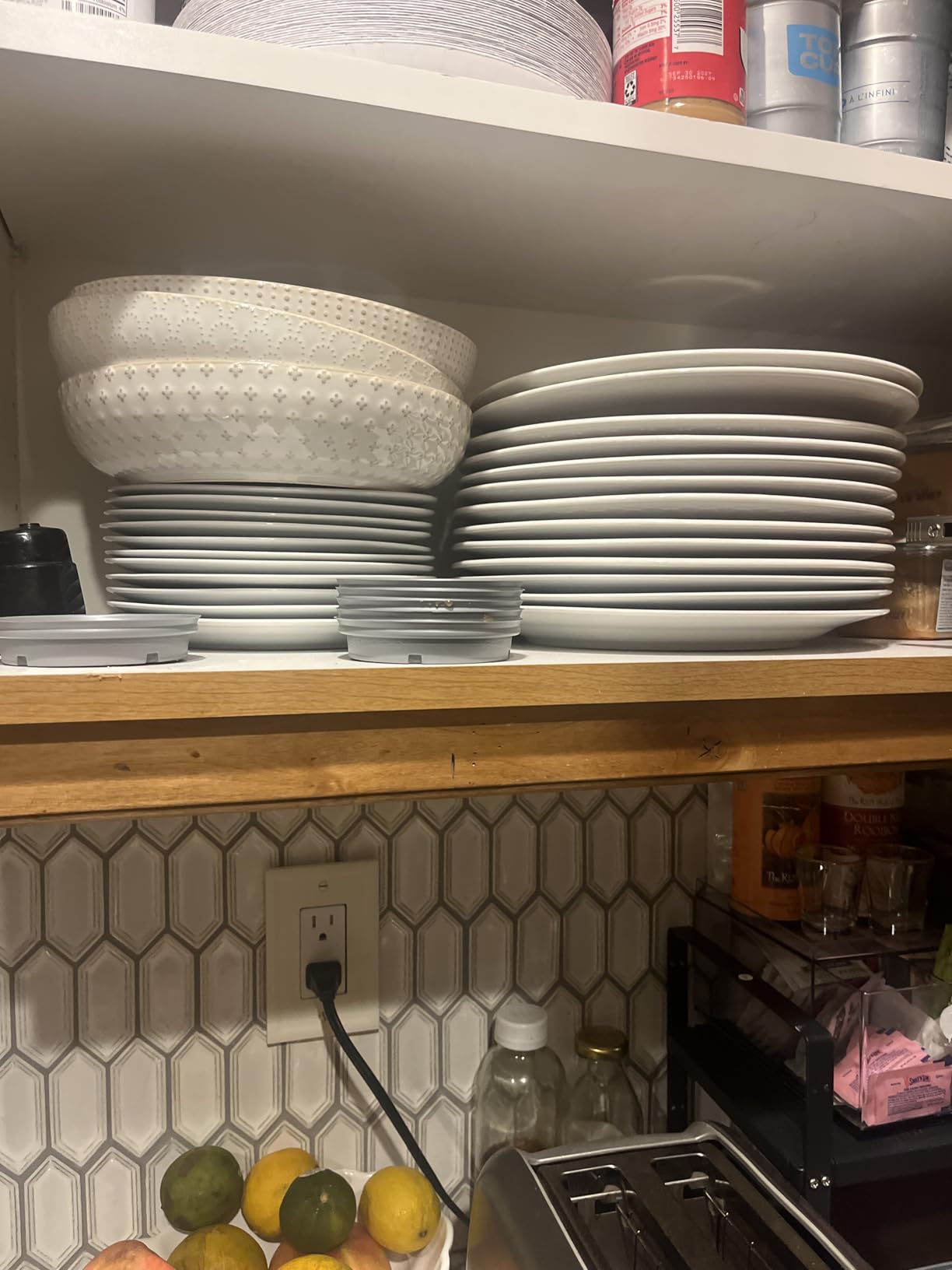 LE TAUCI Pasta Bowls 42oz, Large Salad Bowl, Ceramic Embossment Stoneware Serving Plate for Fruits, Noodle, Dinner, House-warming Wedding Present - 9 Inch, Set of 4, Arctic White customer photo 1