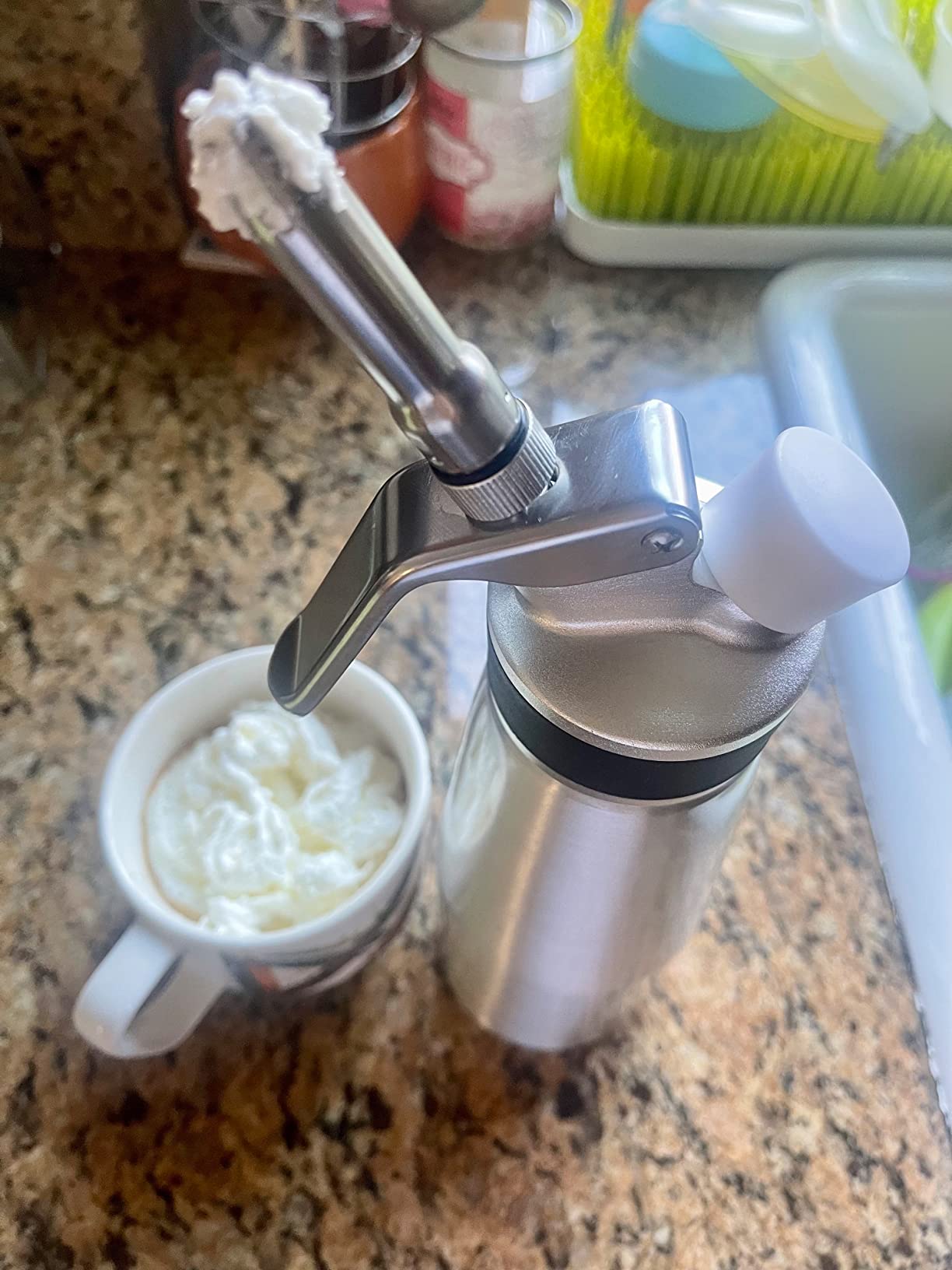 Professional Whipped Cream Dispenser, Durable Aluminum Cream Whipper with 2 Sets of Stainless Steel and Plastic Tips & Cleaning Brush, 1-Pint / 500 mL customer photo 1