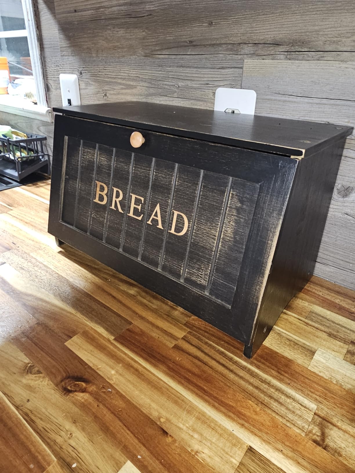 HOMEKOKO Vintage Large Wood Bread Box for Kitchen Counter, Retro Design Single Layer Bamboo Large Capacity Food Storage Bin (Natural Bamboo) customer photo 1