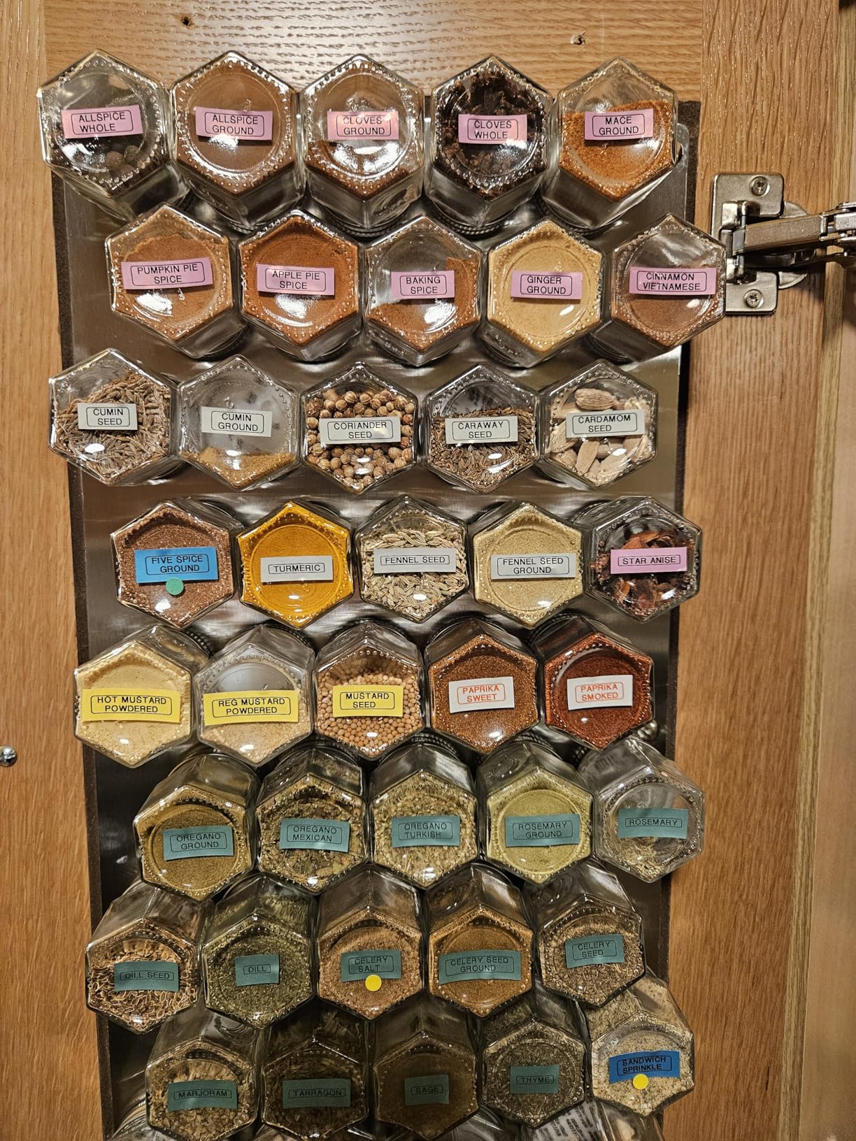 Homazing Set of 24 Hexagon Glass Spice Jars with Shaker Lids and Labels for Refrigerator, Kitchen, RV Travel Trailer Magnetic Containers customer photo 1