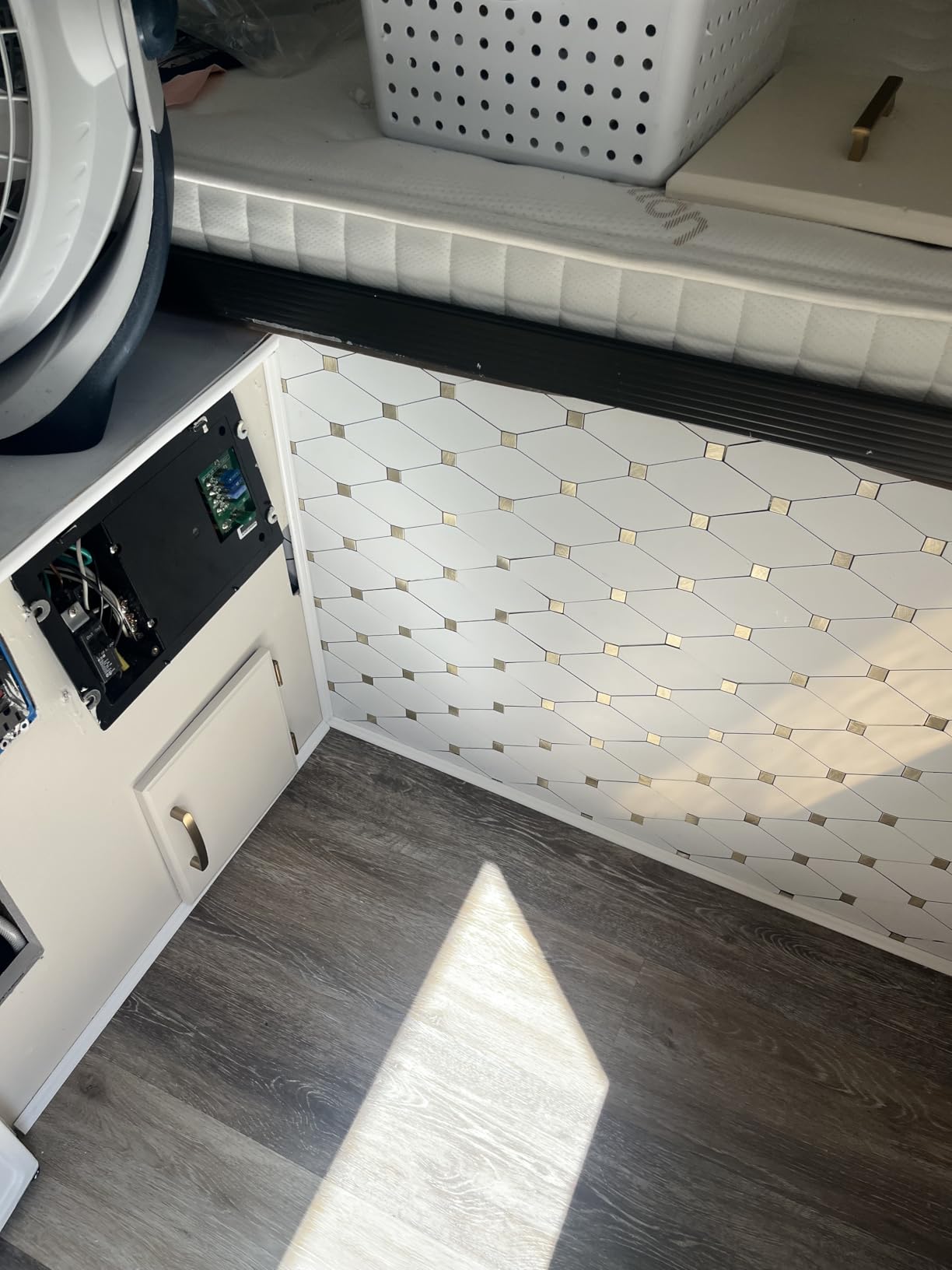 STICKGOO 10 Sheets Peel and Stick Dolomite Mosaic Tile, White Marble Look PVC Mixed Metal Gold Kitchen Backsplash for Fireplace, RV customer photo 2