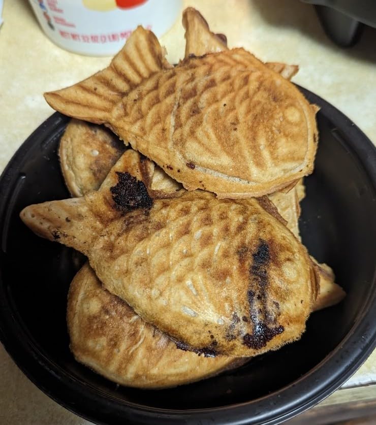 Taiyaki Fish Waffle Maker Machine with Non Stick Cooking Plate, Electric Japanese Fish Shaped Waffle Iron Pan, Korean Bungeoppang Pan, Recipe Included customer photo 1