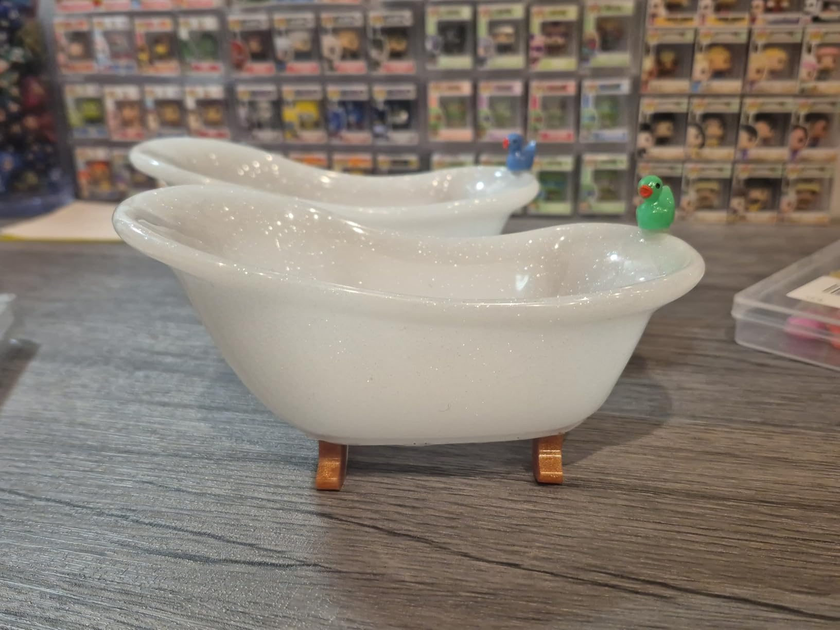 TAKIMO 1 Gallon Crystal Clear Resin Kit, No Bubble & Not Yellowing Epoxy Resin for Coating, Casting, Table Top, DIY, Bar Top, River Tables, Resin Art, Wood with High Gloss Finish customer photo 2