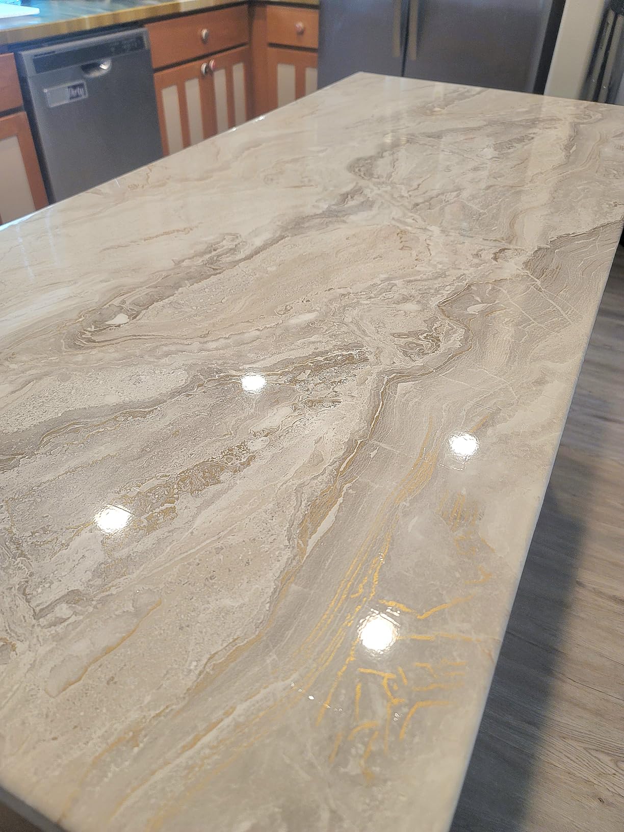 VEELIKE 15.7''x118'' Beige Gold Liquid Marble Contact Paper for Countertops Peel and Stick Waterproof Granite Countertop Paper Self Adhesive Marble Wallpaper Vinyl Roll for Kitchen Bathroom Table Wall customer photo 2