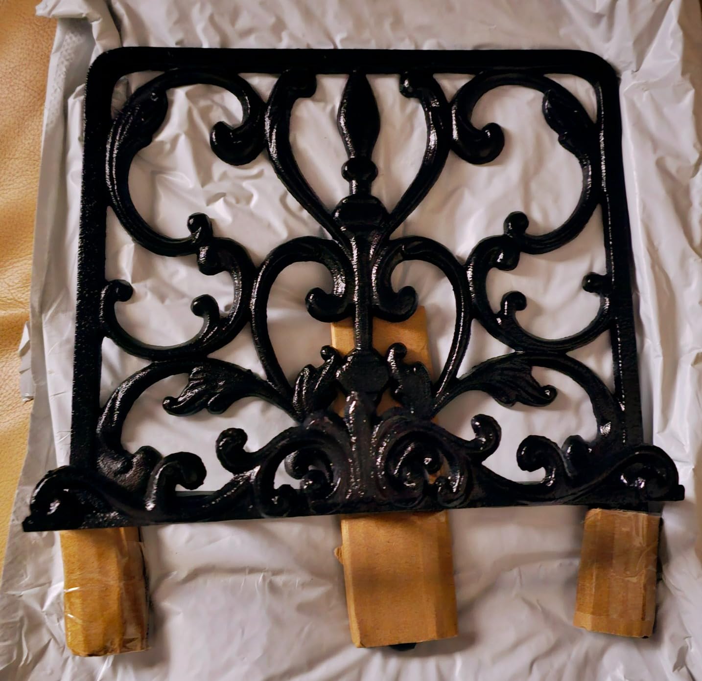 MOLIGOU Cast Iron Cookbook Stand, Recipe Book Holder, Display Stand Holder for Photo Album, Tablet customer photo 2