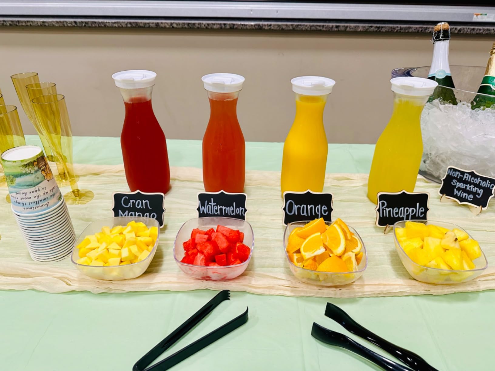 Mumufy 82 Pcs Mimosa Bar Supplies 34 oz Plastic Water Carafe with Lids Plastic Champagne Flutes Pitchers for Drinks with Serving Bowls Serving Tongs Chalkboard Stickers Straws (Classic, Vivid Colors) customer photo 2