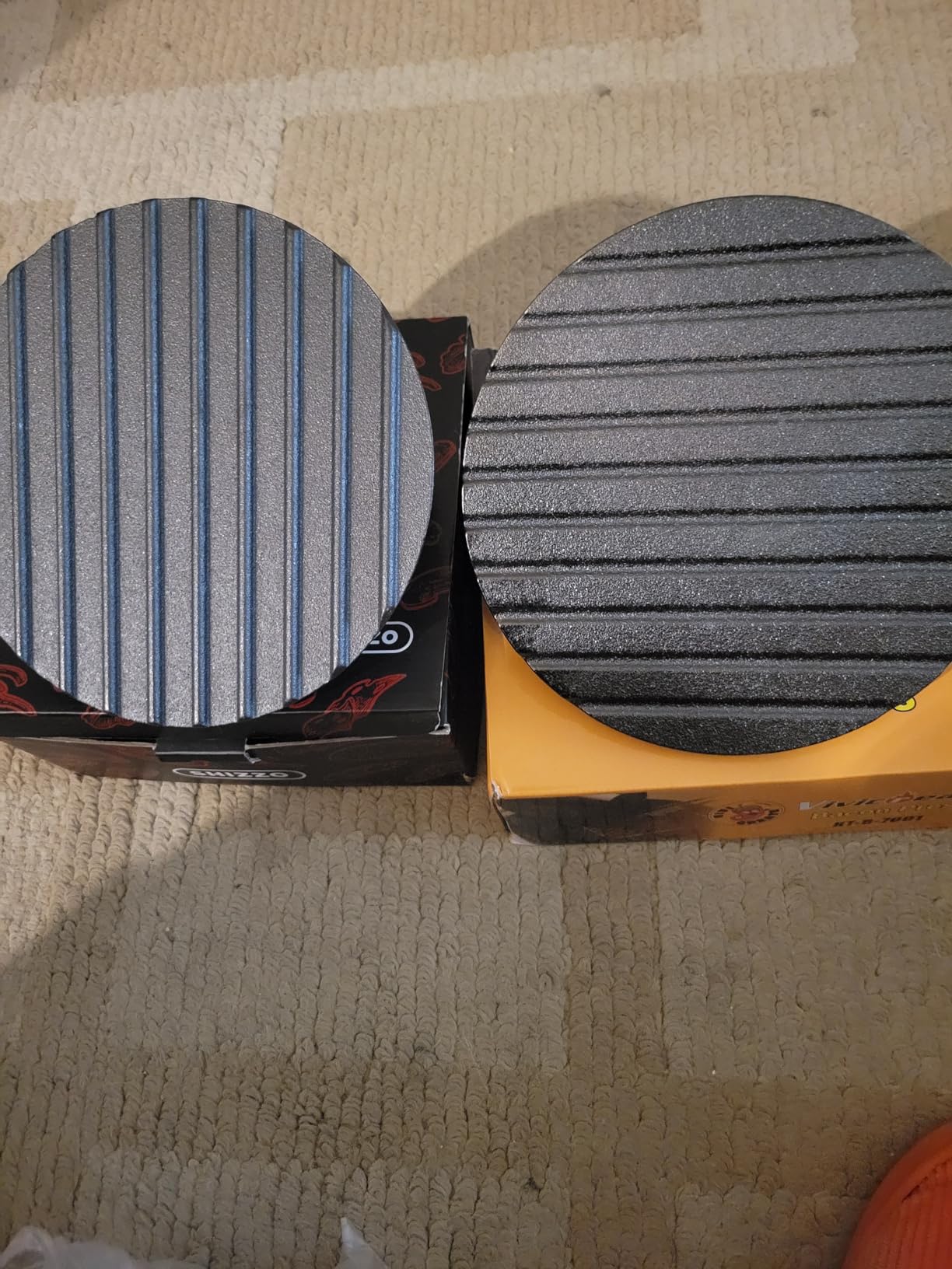 vivicreate Bacon Press, Griddle Press, Grill Press, Meat Press, cast Iron Grill Press, cast Iron Griddle, Iron Press, cast Iron Material with Wooden Handle customer photo 2