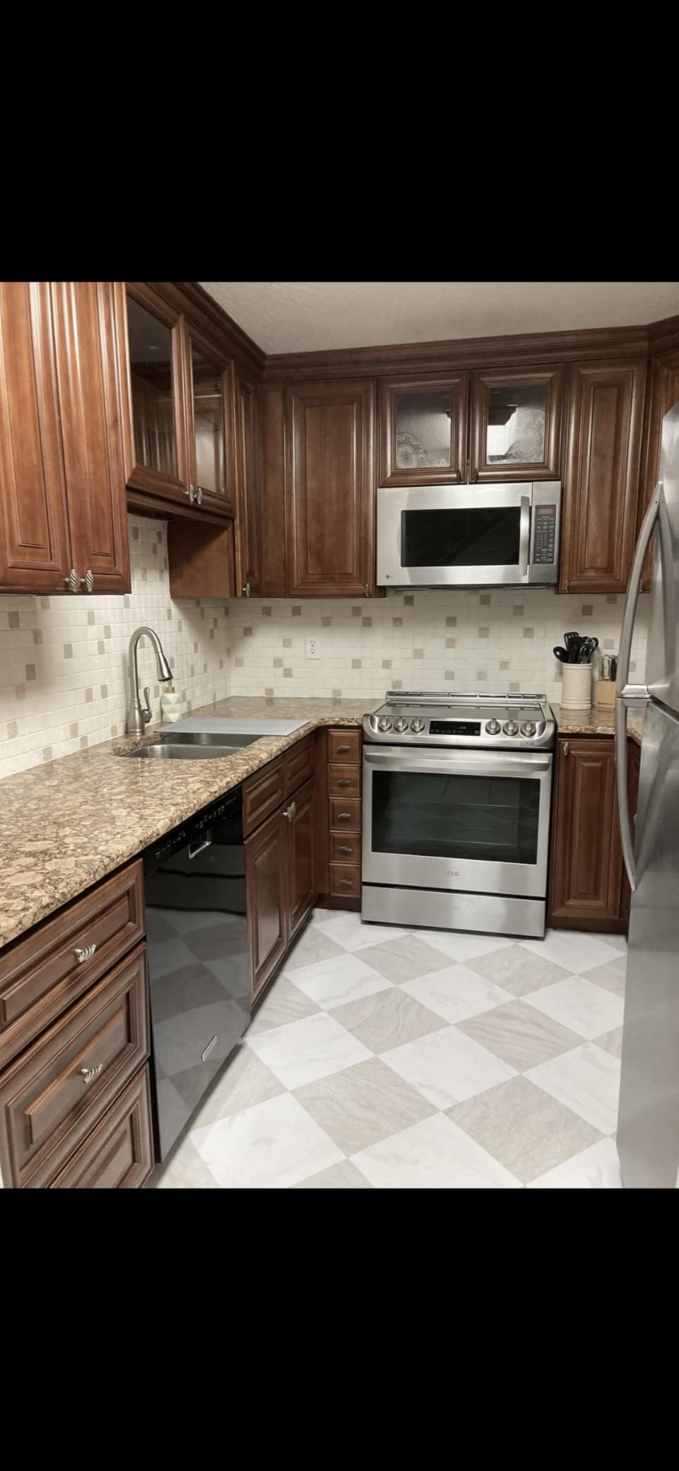 FloorPops x Chris Loves Julia 12-in by 12-in Bonneville Grey & White Marble Peel & Stick Floor Tiles, FP4421 customer photo 2
