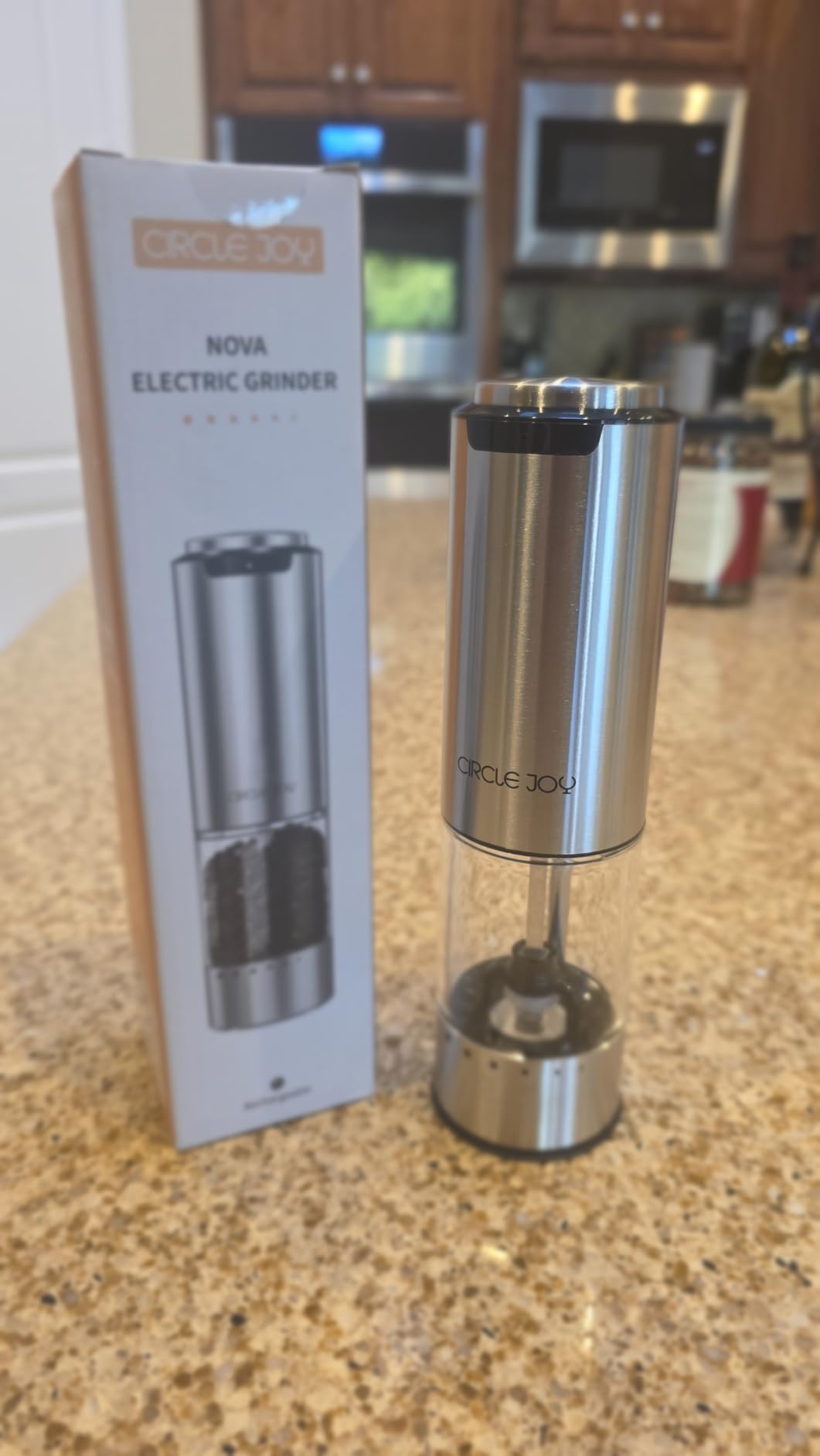 CIRCLE JOY Electric Pepper Grinder Stainless Steel Rechargeable Pepper Mill with External Adjustable Coarseness, 95ml Container and White LED Light, Silver customer photo 2