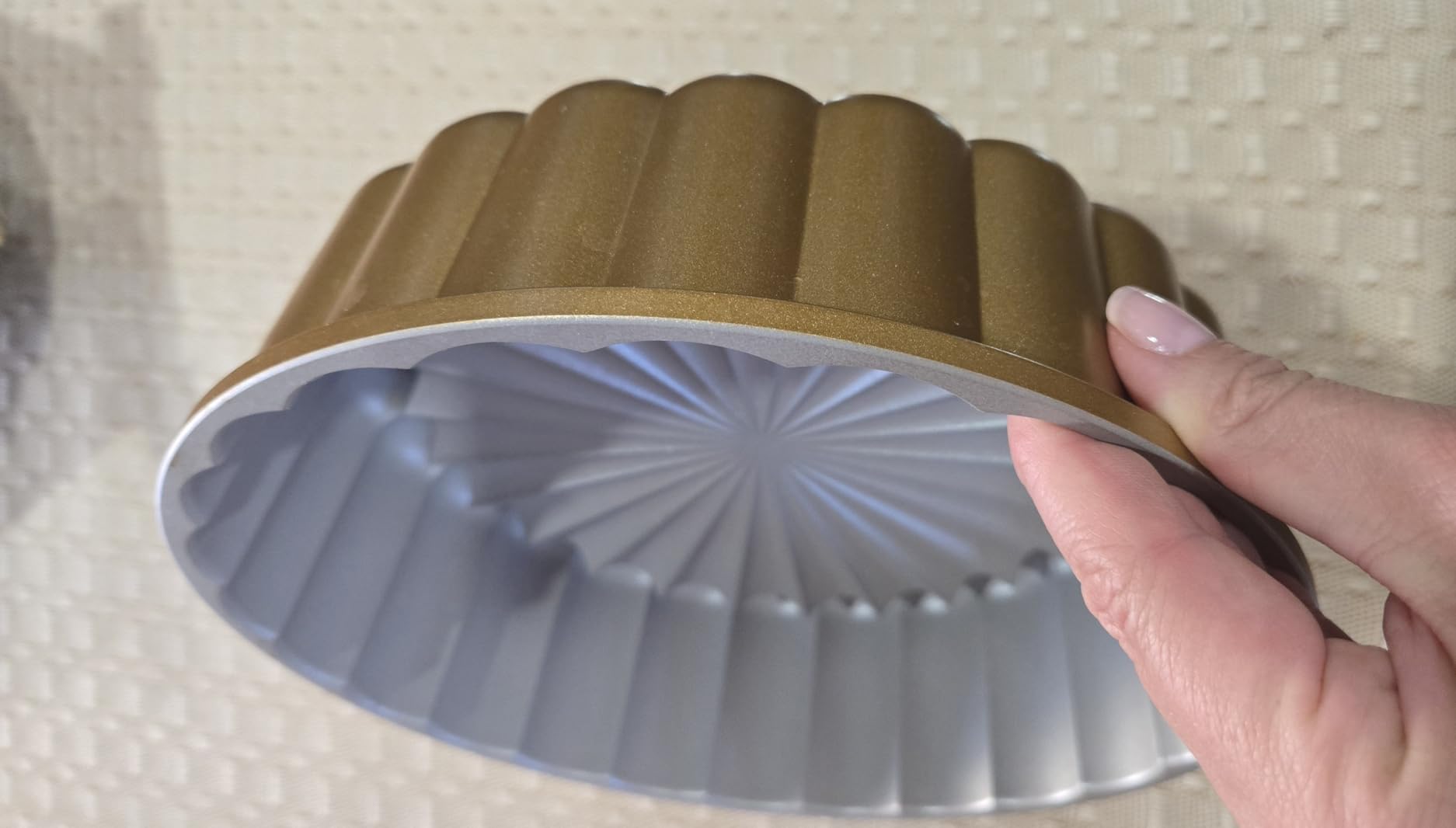 Goaste 9.5 Inch Charlotte Cake Pan, Reusable Fluted Mold, Nonstick Aluminium With Flower Shape customer photo 2