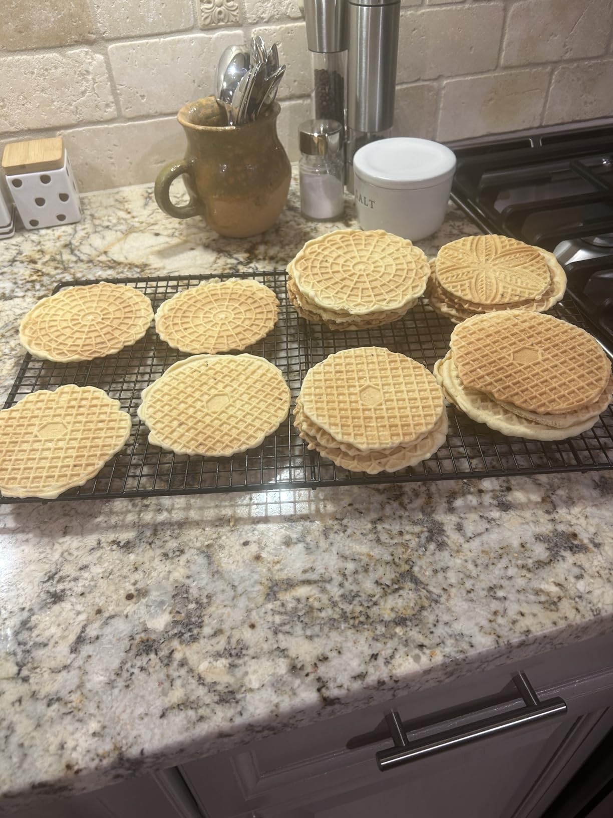 Multi Pizzelle Maker Electric, Stroopwafel Iron, 4 x 4.5