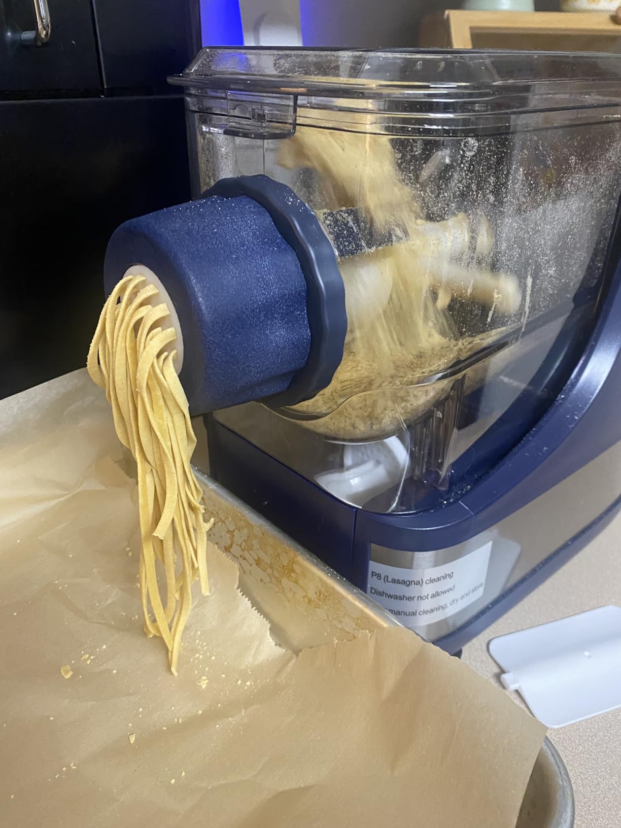 VEVOR Electric Pasta Maker, 150W Automatic Noodle Maker Machine with 8 Pasta Shapes, 4 Intelligent Modes, 500g Flour Capacity customer photo 2