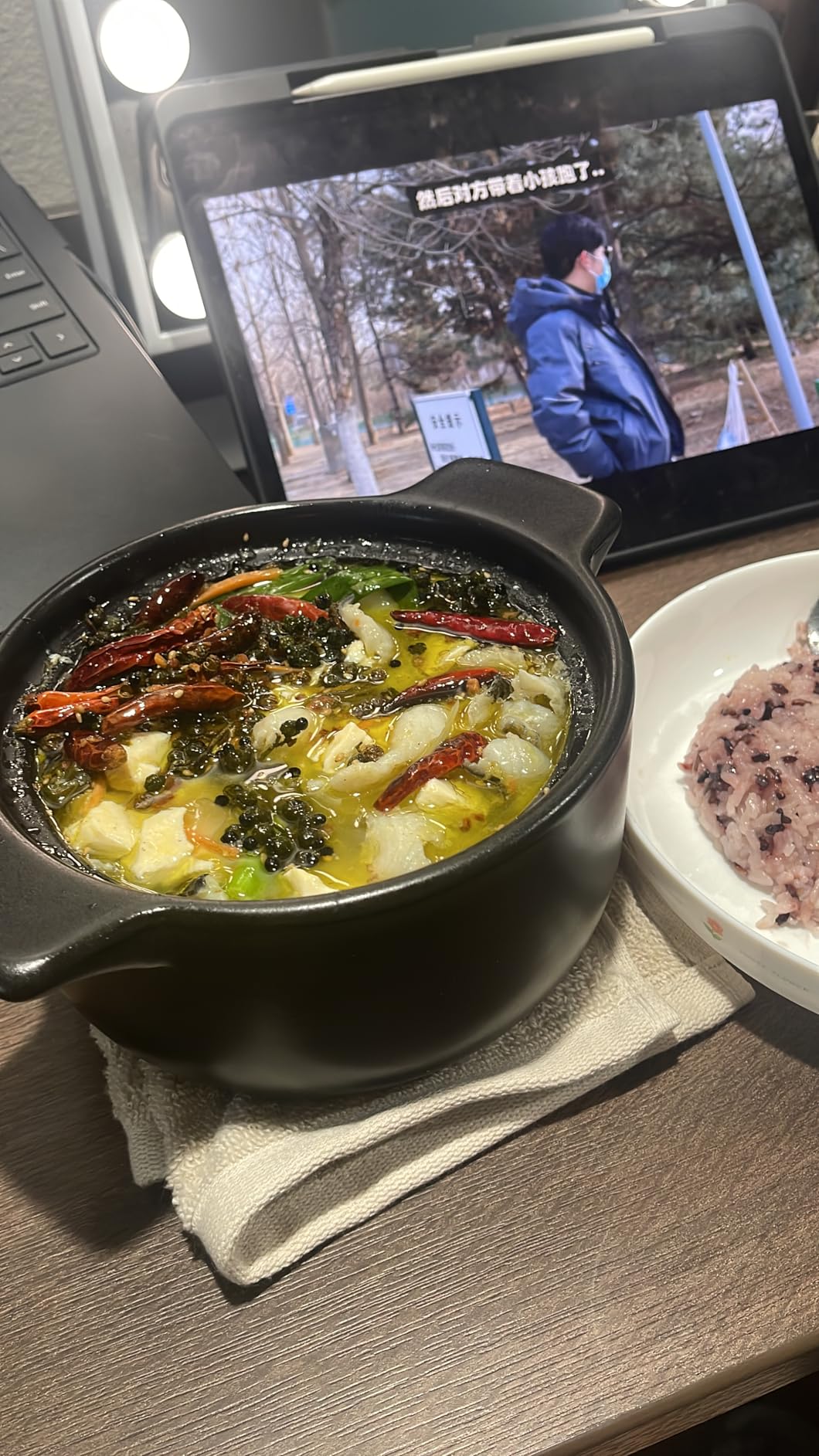 Kook Korean Dolsot Bowl with Lid, 68 oz | Donabe Style Cookware for Bibimbap, Kimchi, Soups & Stews | Oven & Dishwasher Safe, Black customer photo 2