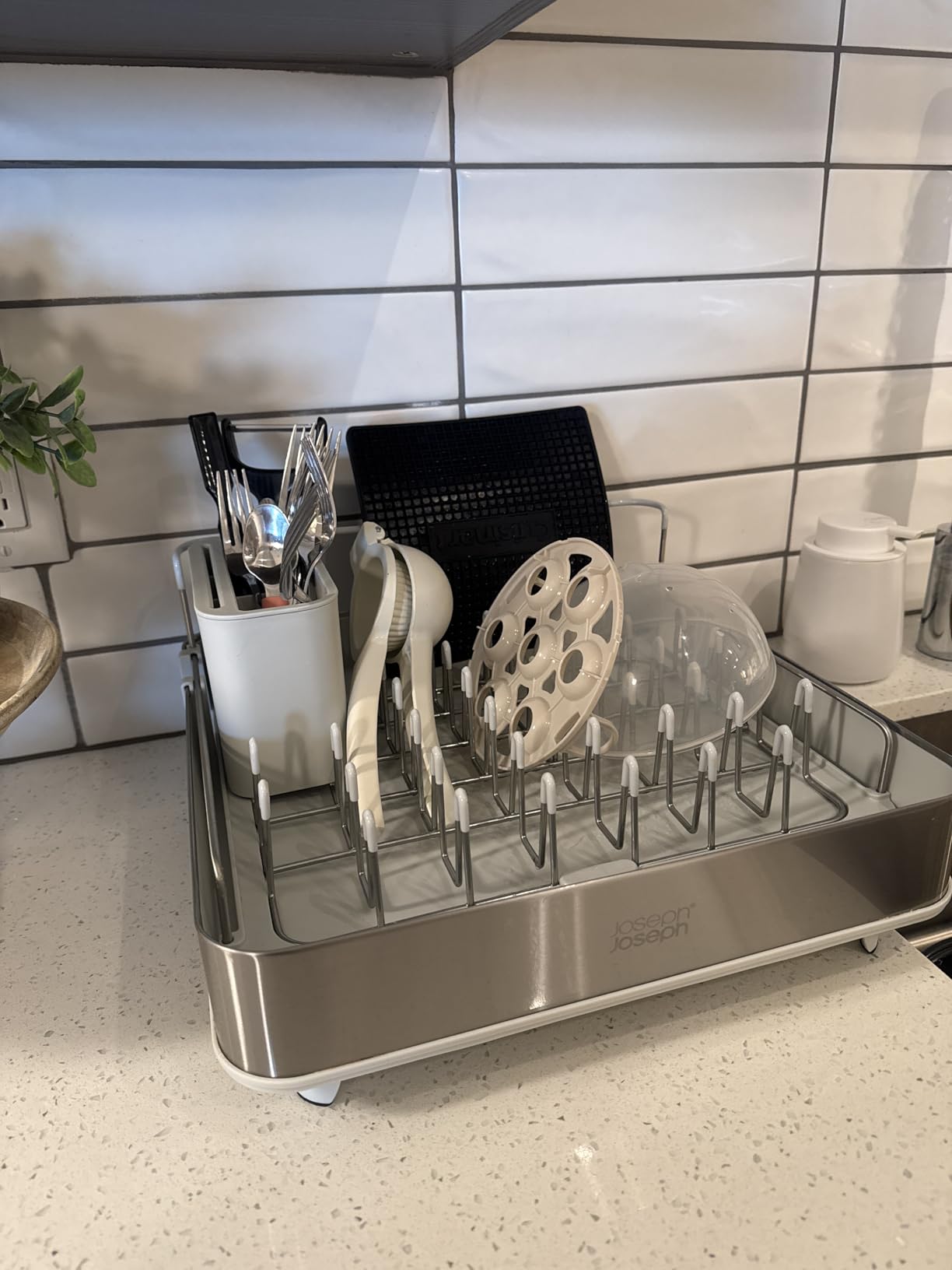 Joseph Joseph Extend Steel Expandable Dish Drying Rack with Removable Cutlery Holder Swivel Draining Spout, Stainless Steel customer photo 1