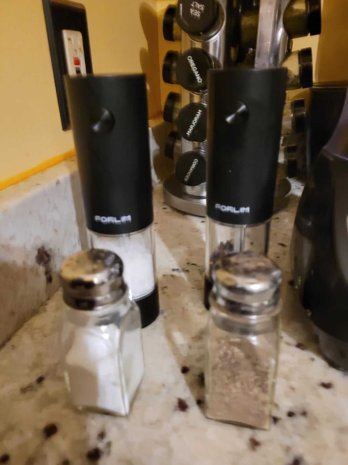 FORLIM Electric Salt and Pepper Grinder Set, USB Rechargeable, Automatic Salt Pepper Mill Grinder with Dust Cover, One-Button Control, Adjustable Coarseness, White LED Light (2 Packs, Black&White) customer photo 1