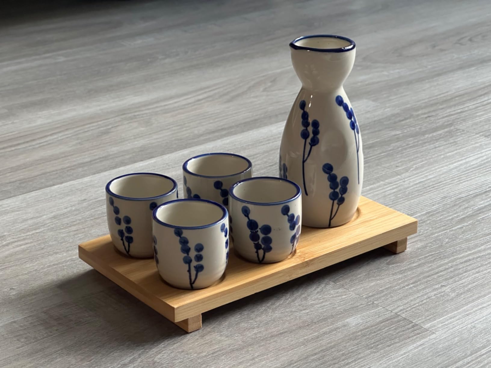 Ceramic Sake Set, 5pcs Japanese Saki Set with 1 Sake Carafe 4 Sake Cups, Saki Cup Set as Gift for Sake Japanese Wine/Hanzo Sake/Soju/Sake Drink/Saki Drink/Tea (Pompon) customer photo 2