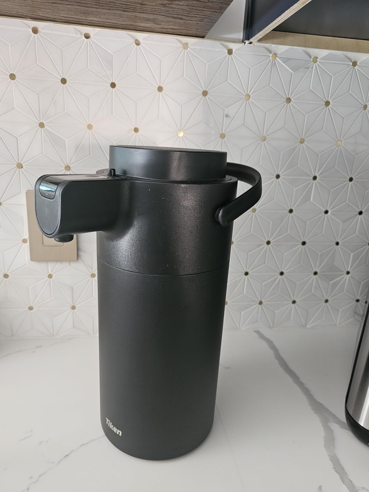 Tiken Airpot Coffee Dispenser with Pump - Coffee Carafes for Keeping Hot - Beverage Dispenser - 135oz/4L Thermal Coffee Carafe for Hot Liquids - Stainless Steel Insulated Coffee Thermos Carafe customer photo 1