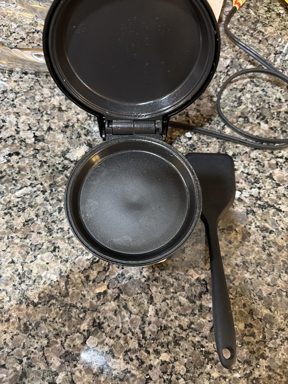 Smart Fried Egg Cooker, Automatic Fried Egg Maker for 6 Features like Sunny Side Up, Over Easy, Fully Cooked & More. Auto Power Off, Alarm, Round Shape, Non Stick Coating (Black) customer photo 1
