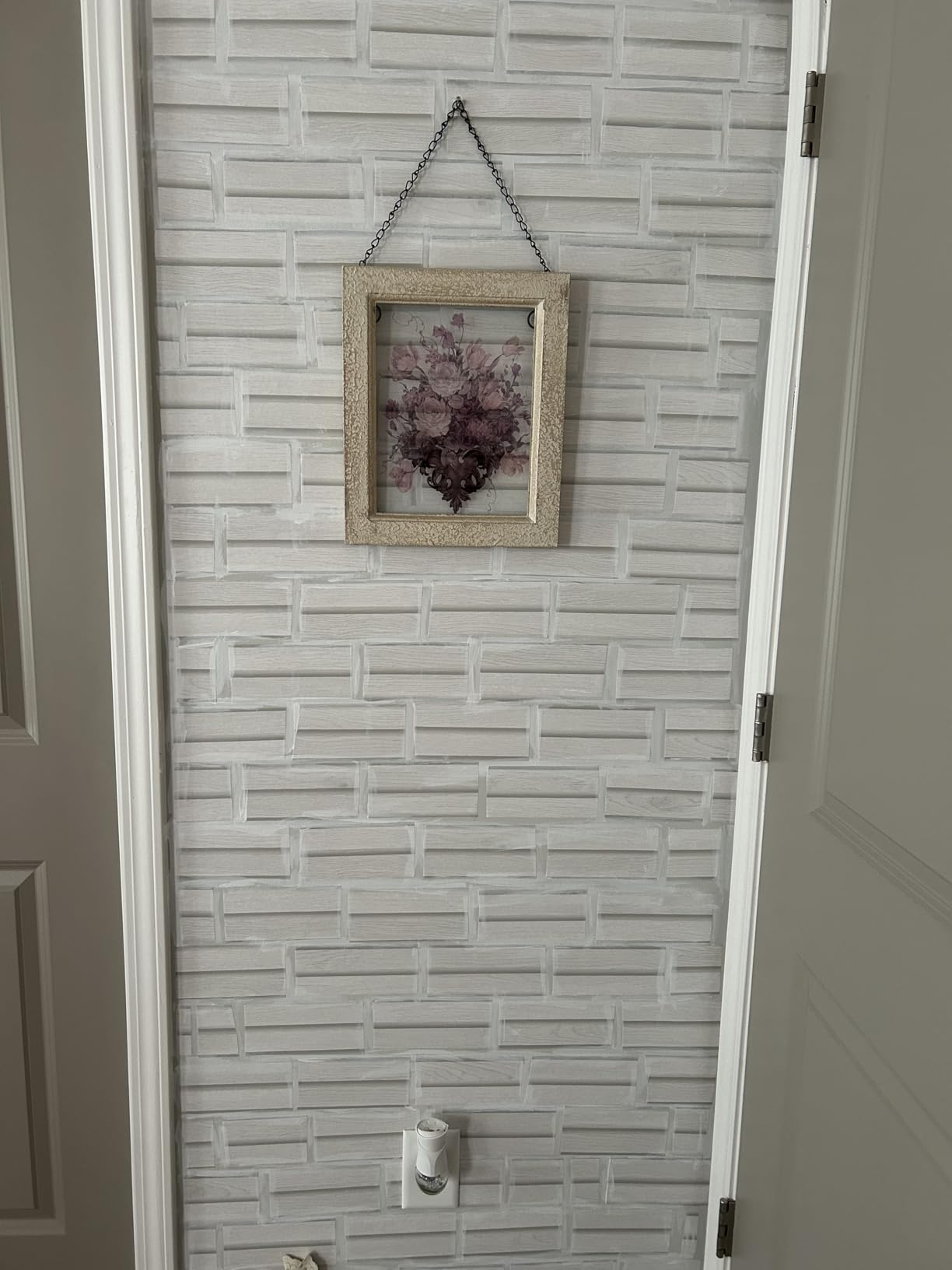 Livelynine 15.8x394 Beadboard Peel and Stick Wallpaper Removable Pre Pasted White Wood Slat Wall Paneling for Ceiling Walls Kitchen Island Garage Rv Interior Wooden Slats Self Adhesive Pole Wrap Roll customer photo 2