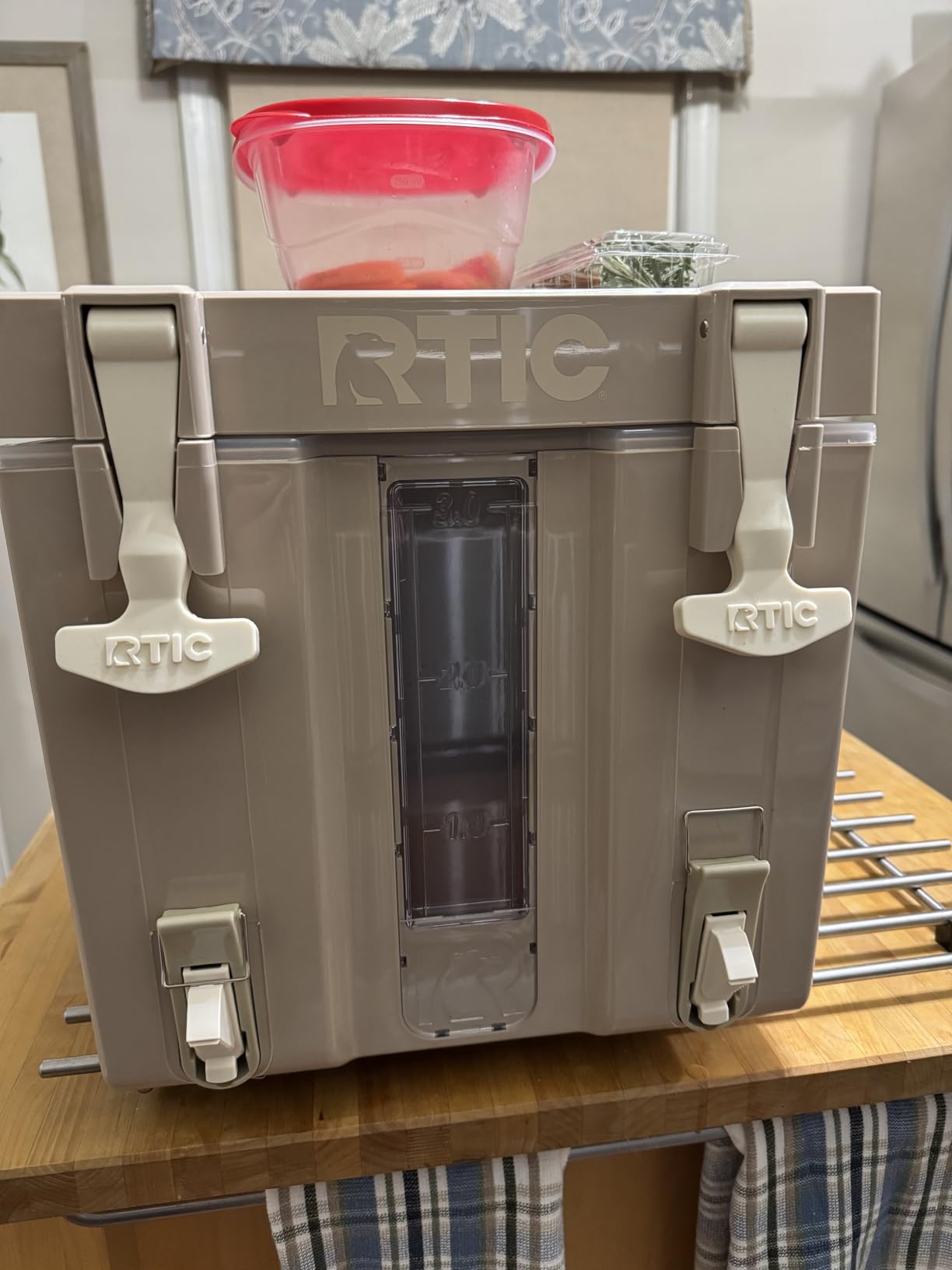 RTIC Halftime Water Cooler Portable Carrier Container, Drink Beverage Dispenser, Stackable with 2 Taps, Bottleless, BPA-Free, for Sports, Camping, BBQ, Parties, Picnic, & More, Dusty Lilac customer photo 1