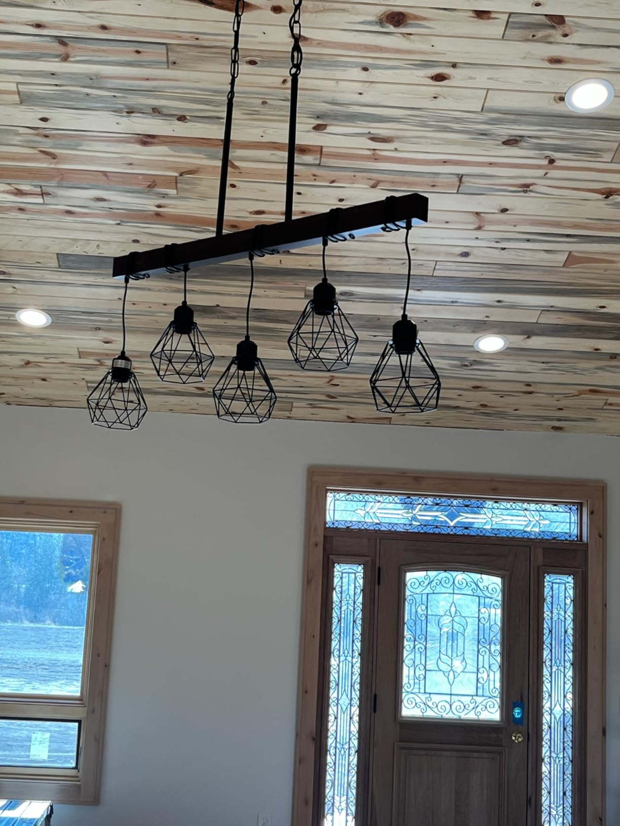 5-Light Kitchen Chandeliers Over Table, Farmhouse Black Dining Room Light Fixture, Linear Rustic Wood Ceiling Pendant Island Light Fixtures with Metal Lampshade, Height Adjustable customer photo 1