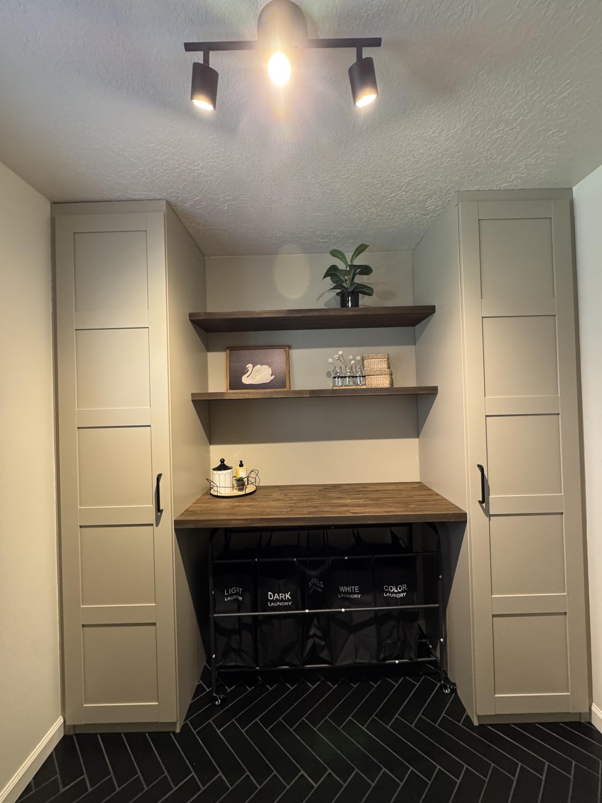 Walnut Butcher Block Countertop 36 x 25 x 1.5 Inches - Solid Wood Table Top for Desk Top, Dining Table, Workbench Top customer photo 1