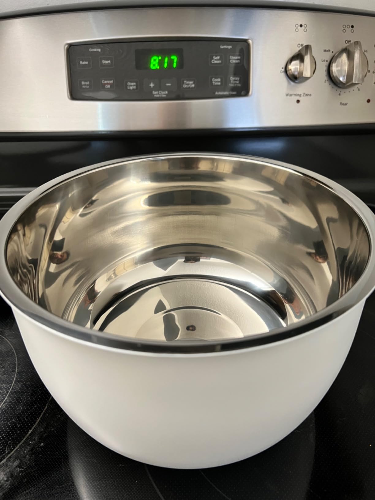 Double-Walled Stainless Steel Insulated Serving Bowl with Leak-Proof Lid - Insulated Casserole Dish - Keeps Food Warm and Cold for Hours - Perfect for Holidays, Parties, Camping - (2Q, White) customer photo 1