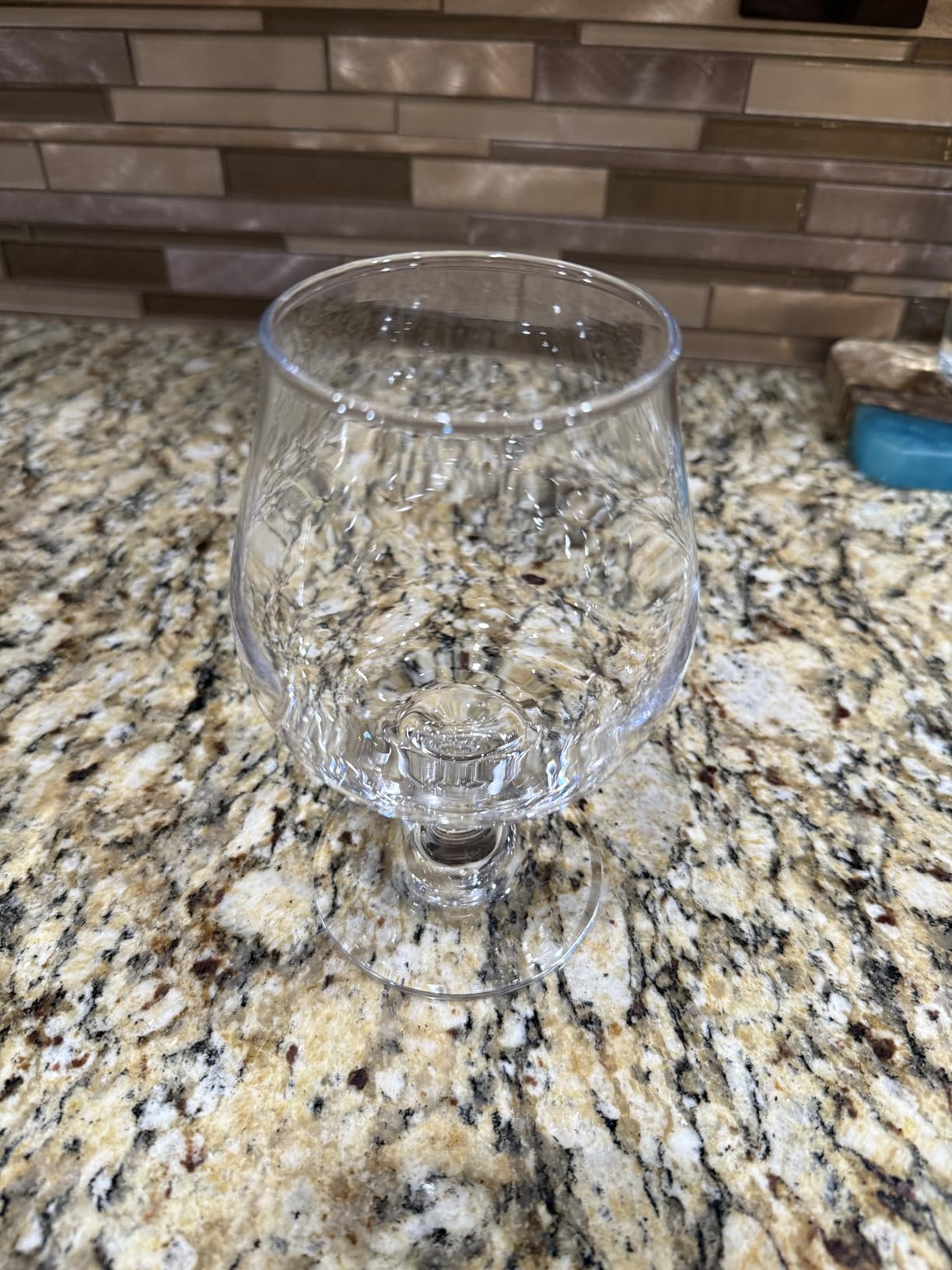 Meolibour Beer Glasses Set of 4, 16 OZ Classic Craft Goblet Glasses, Premium Tumbler Set, Pub, Unique Design Beer Glasses, Dishwasher Safe customer photo 2