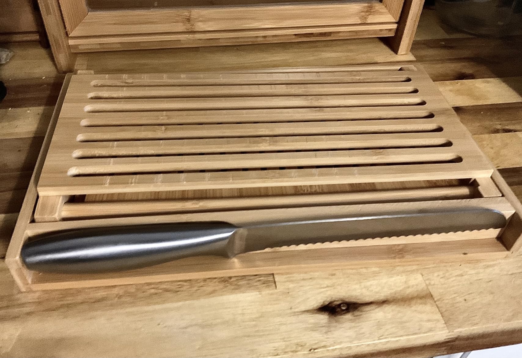 Bread Slicer for Homemade Bread - Bambüsi Upgraded Adjustable Bamboo Bread Cutter Board, Foldable Slicing Guide with Crumb Tray for Sourdough, Artisan Loaves, Bagels, Cakes, Bakery Kitchen Gadget Gift customer photo 1
