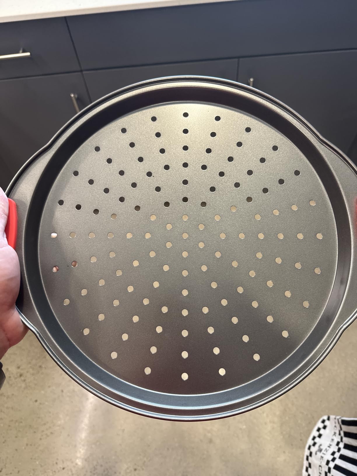 Bakken Pizza Baking Pan - Round Perforated Carbon Steel Pan with Non-Stick Marble Coating, Oversized Silicone Handle, Dishwasher Safe, High-Temperature Resistant, Durable & Easy Cleanup White, 2 Pack customer photo 1