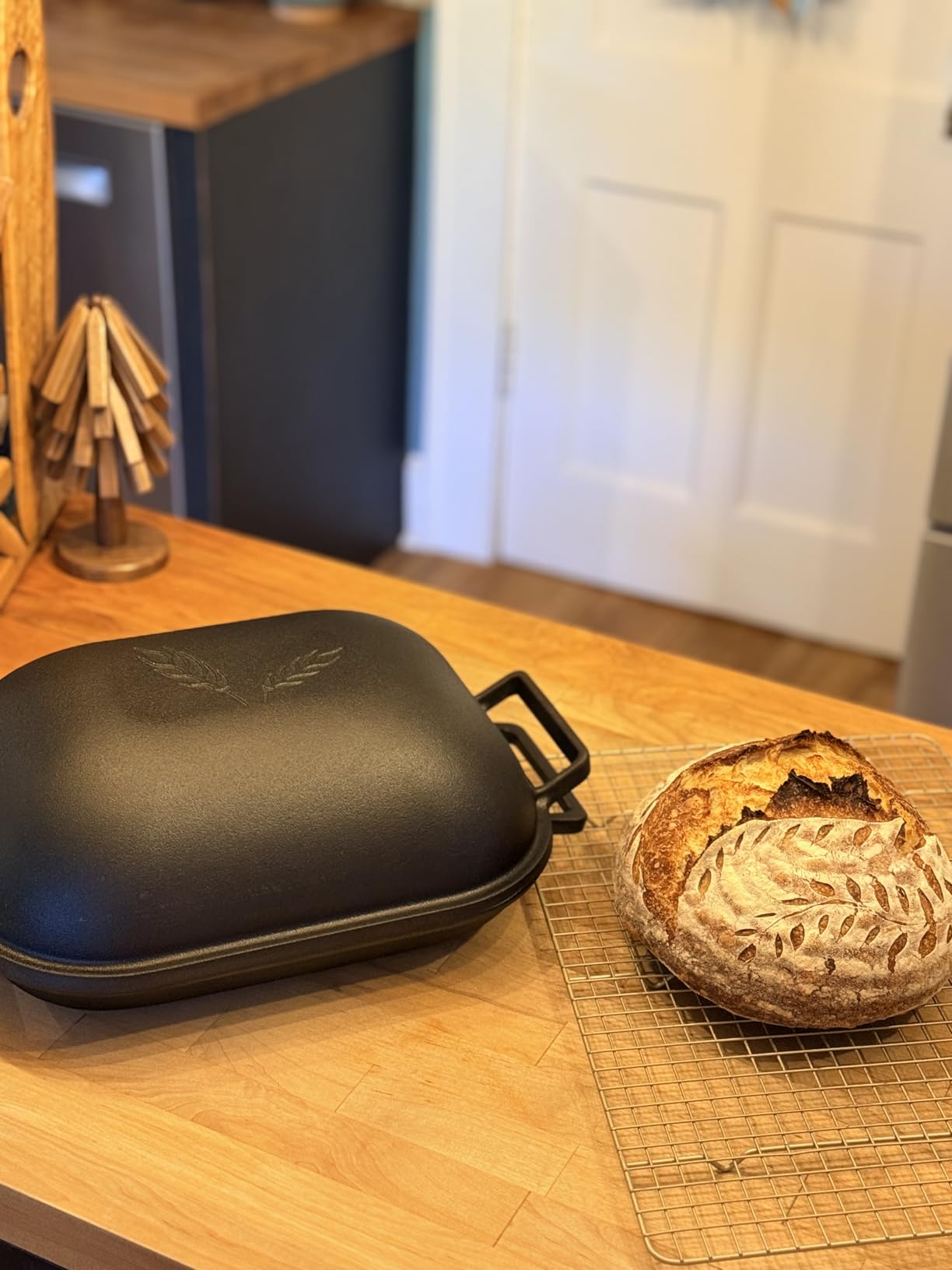 KUHA Cast Iron Bread Oven with Lid | Oval Sourdough Dutch Oven for Bread Baking | Pre-Seasoned Cast Iron Bread Pan | Bread Lame Included customer photo 2