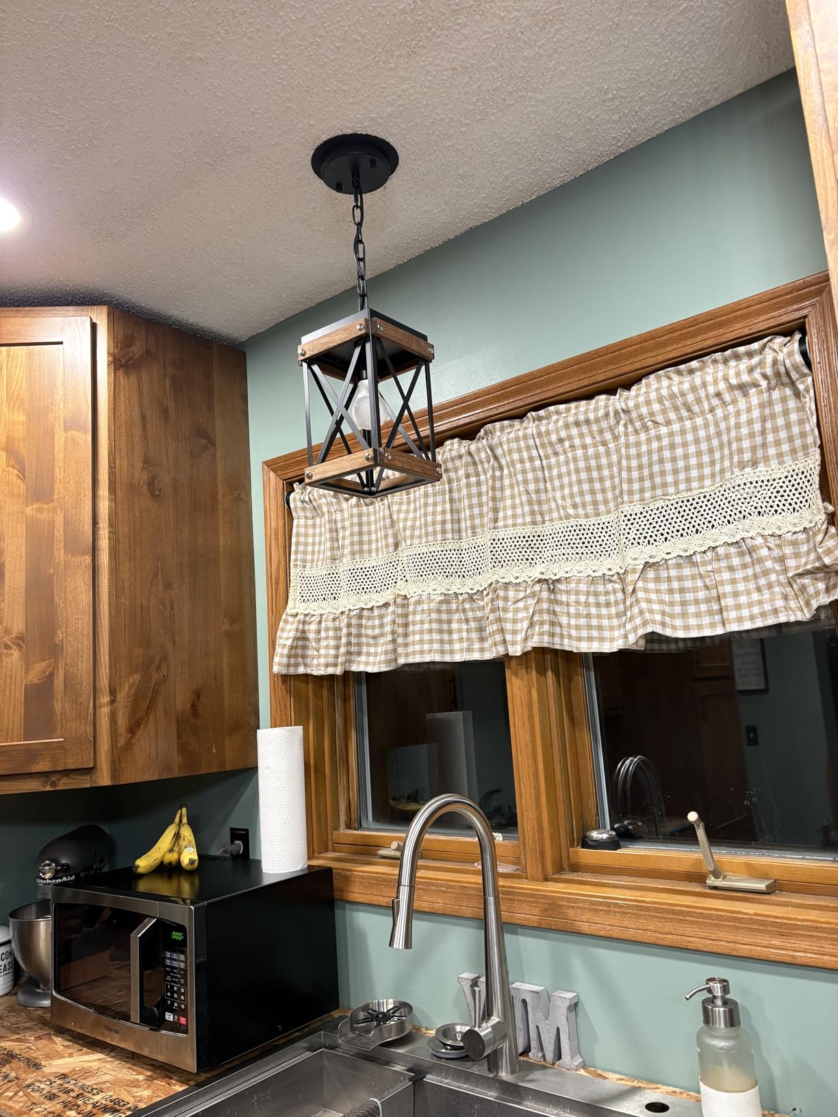 Rustic Farmhouse Wood Kitchen Island Lighting, 5 Lights Rectangular Pendant Light Fixture, Adjustable Chain Oak Wood and Metal Linear Chandelier for Dining Room Kitchen Island Farmhouse, Black customer photo 1