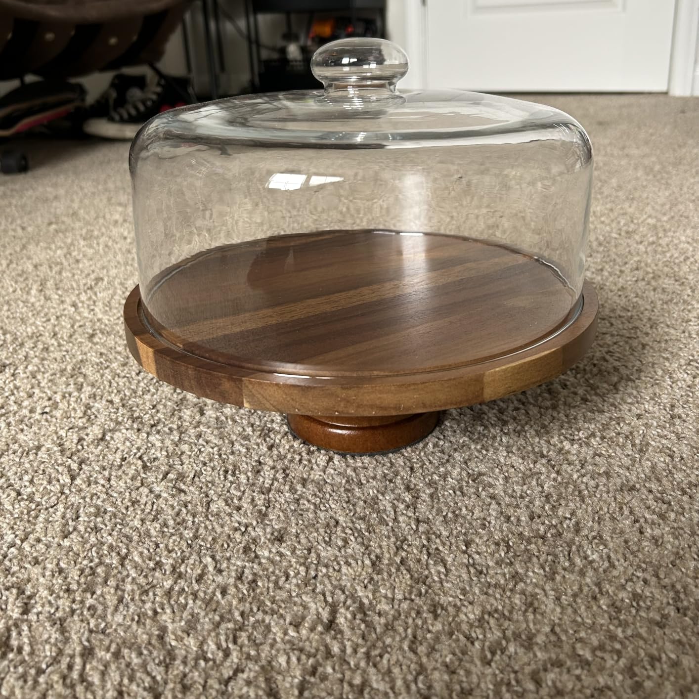 Yangbaga 11IN Wood Cake Stand with Dome Lid, Rotating Cake Stand with Glass Dome customer photo 2