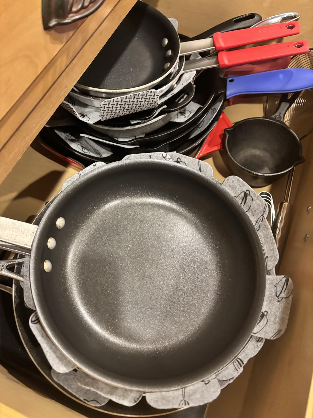 BOYAN Pot and Pan Protectors, Larger & Thicker Felt Pot Protectors for Stacking, Set of 12 & 3 Different Sizes customer photo 1