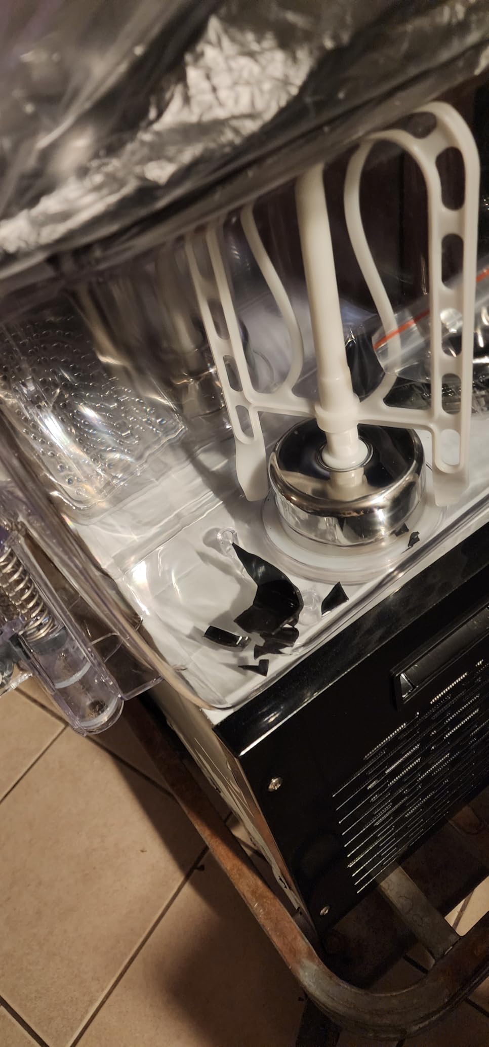 VEVOR Commercial Beverage Dispenser, 4 Tanks 12 L / 12.7 QT Per Tank Juice Dispenser, 510W Stainless Steel Ice Tea Drink Machine with 45°F-54°F Cooling Temperature, for Cold Drink Restaurant Bar Party customer photo 1