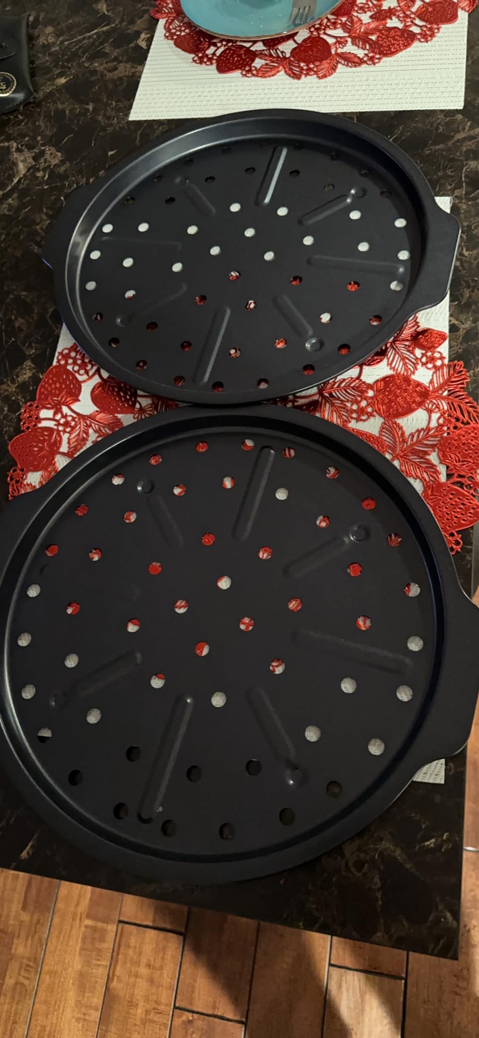 HONGBAKE 2 Pack Pizza Pan 14 Inch with Holes, Rust-Free Nonstick Pizza Pan for Oven, 0.8mm Carbon Steel Perforated Pizza Tray with Wider Handles customer photo 1