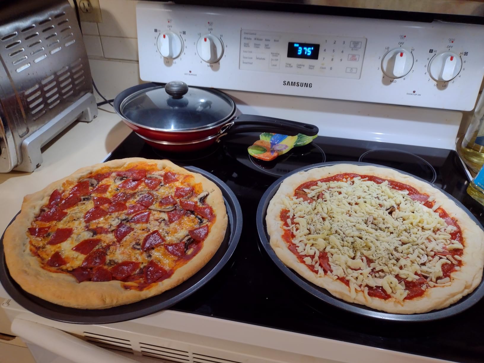 HONGBAKE 2 Pack Pizza Pan 14 Inch with Holes, Rust-Free Nonstick Pizza Pan for Oven, 0.8mm Carbon Steel Perforated Pizza Tray with Wider Handles customer photo 2