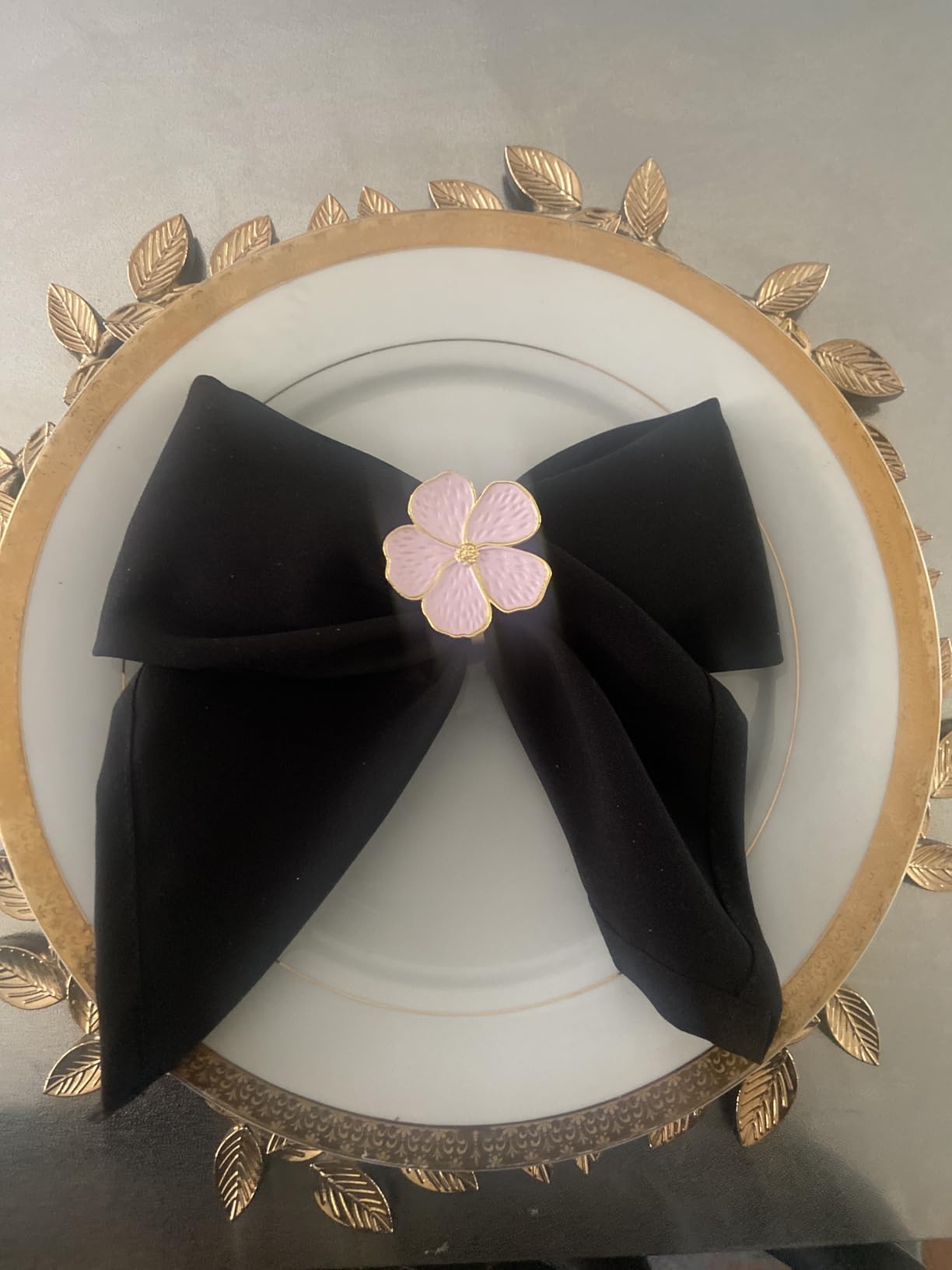 Patelai 24 Pcs Pink Flower Napkin Rings Set, Holiday Floral Napkin Ring Holder Gold Serviette Buckle Gift for Wedding Birthday Daily Party Banquet Luncheons Dinner Table Decor customer photo 2