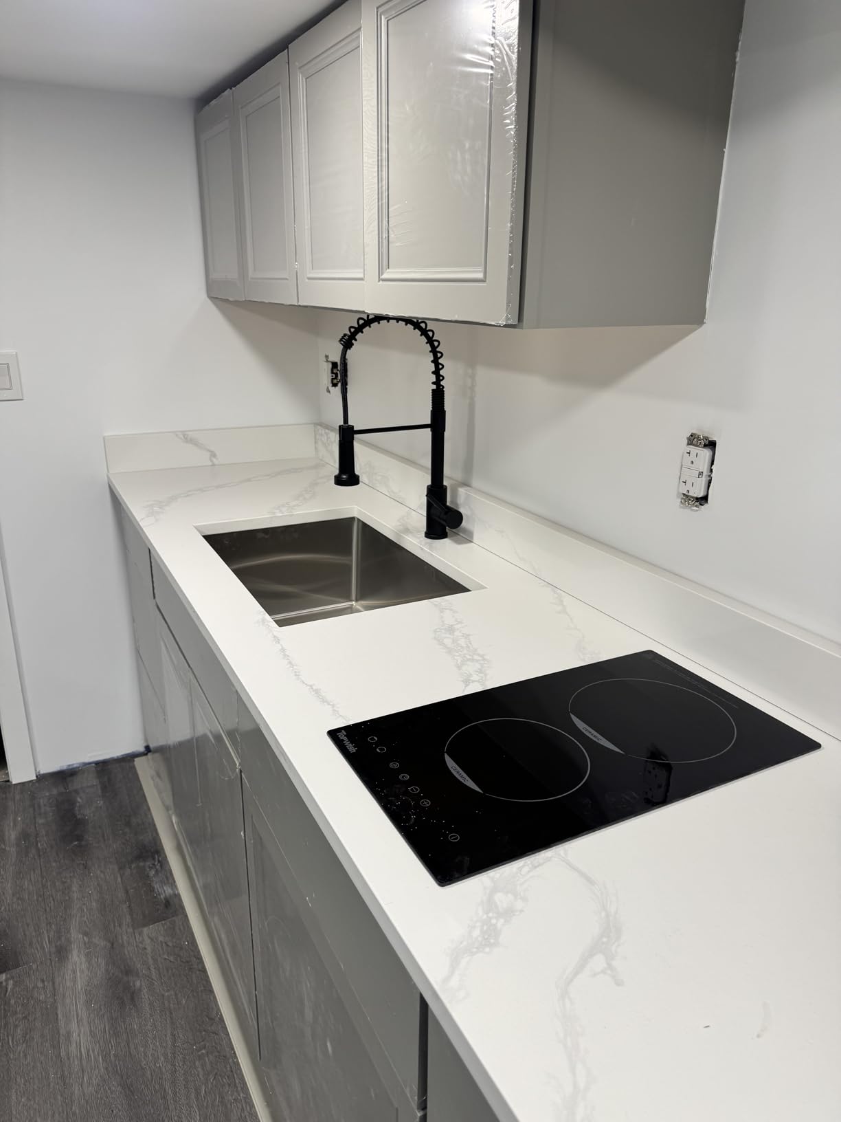 TOPWISH 24 Inch Electric Cooktop, 4 Burners Built-in Electric Stove Top Hot Plate, 6000W Drop-in Ceramic Cooktop Kitchen Stoves with Touch Control, Safety Lock, Timer, 220-240v (Hard Wired No Plug) customer photo 1