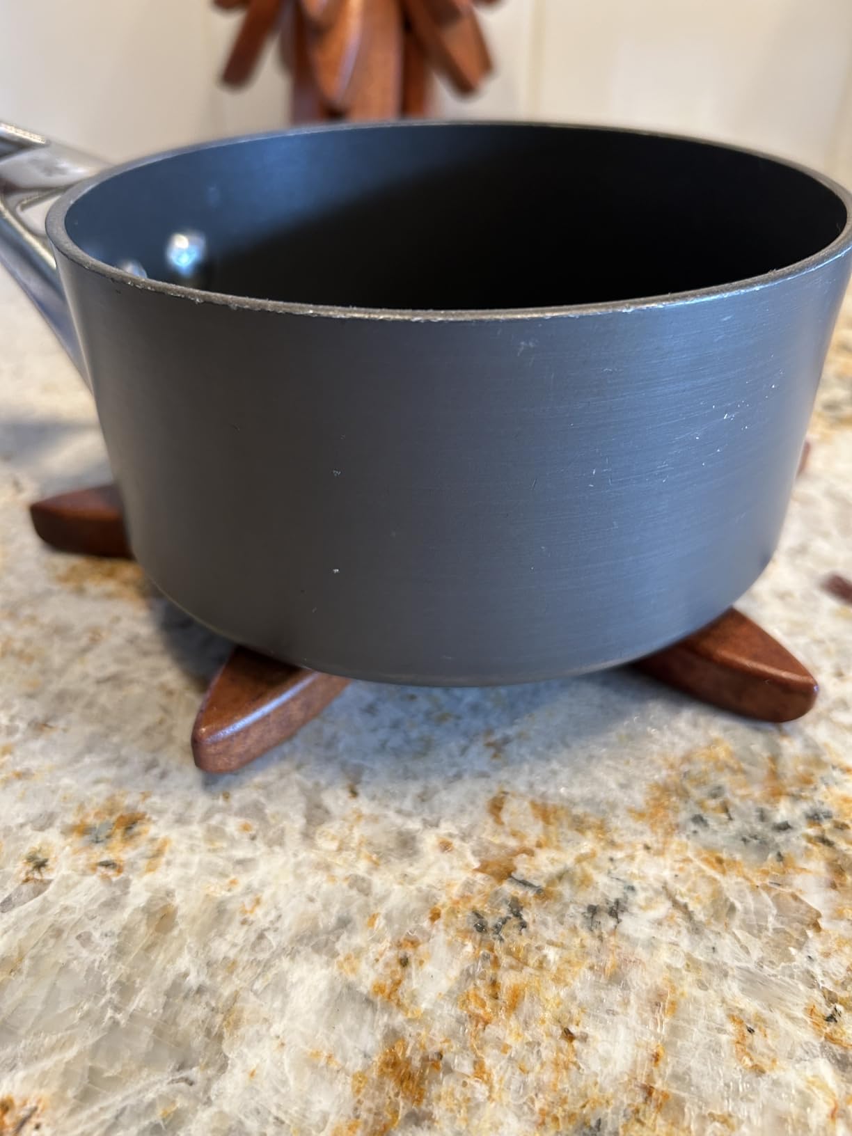 Wooden Trivets for Hot Dishes, Tree Shape Trivet Set, 4 Wooden Trivets + 1 Stand, Stored Like a Christmas Tree (Walnut Wood) customer photo 1