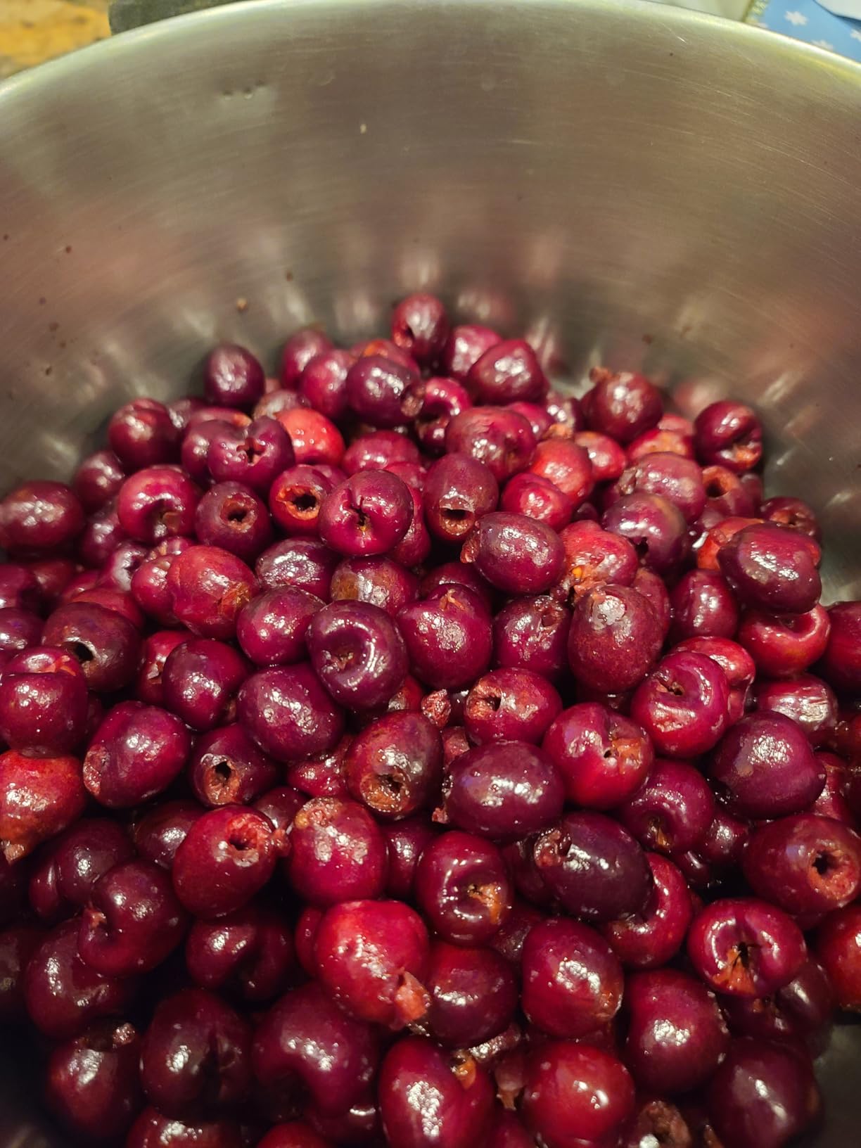 SCHVUBENR 7-IN-1 Large Cherry Pitter Tool - Portable Cherry Corer Pitter with Ergonomic Push Design - Pit 7 Cherries at Once customer photo 2