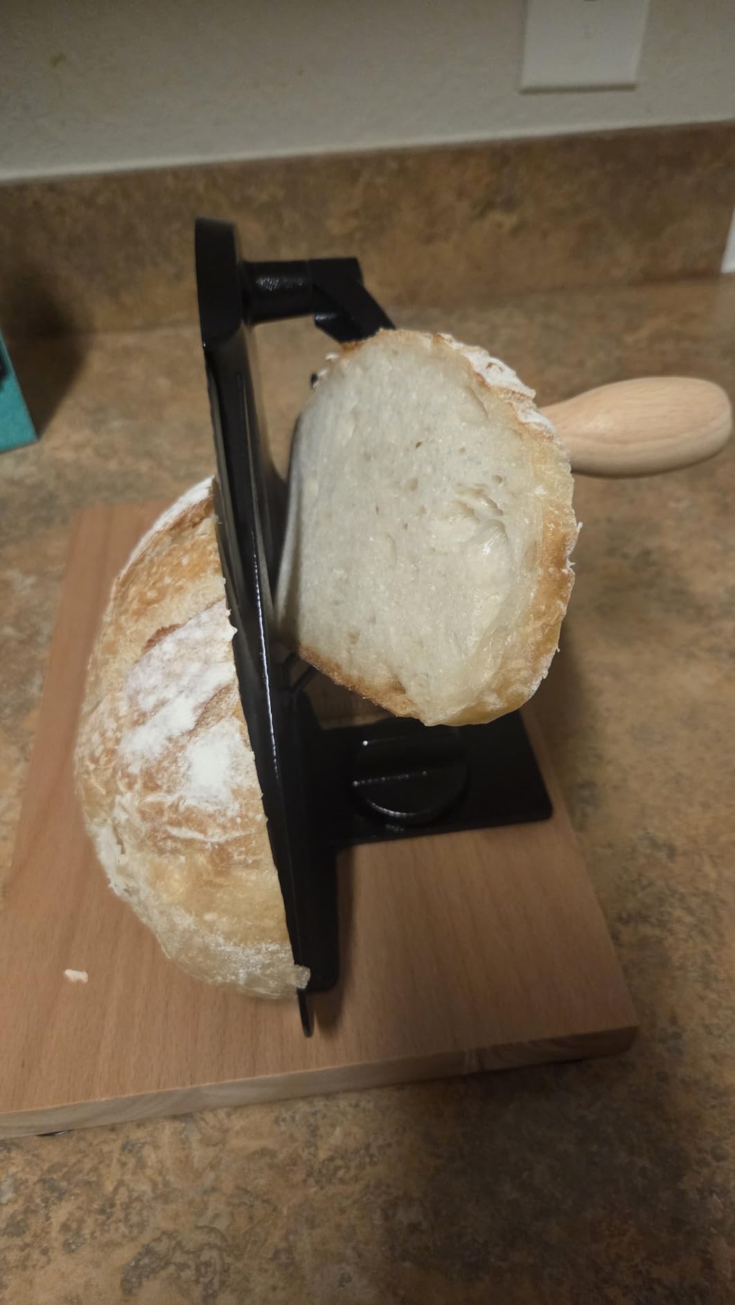 Manual Bread Slicer for Homemade Bread, Even Slicing Thickness-Adjustable Slices, Sourdough Slicer with Scale Lines & SuperStrong SuctionCup Fixation (Black-Guide) customer photo 1