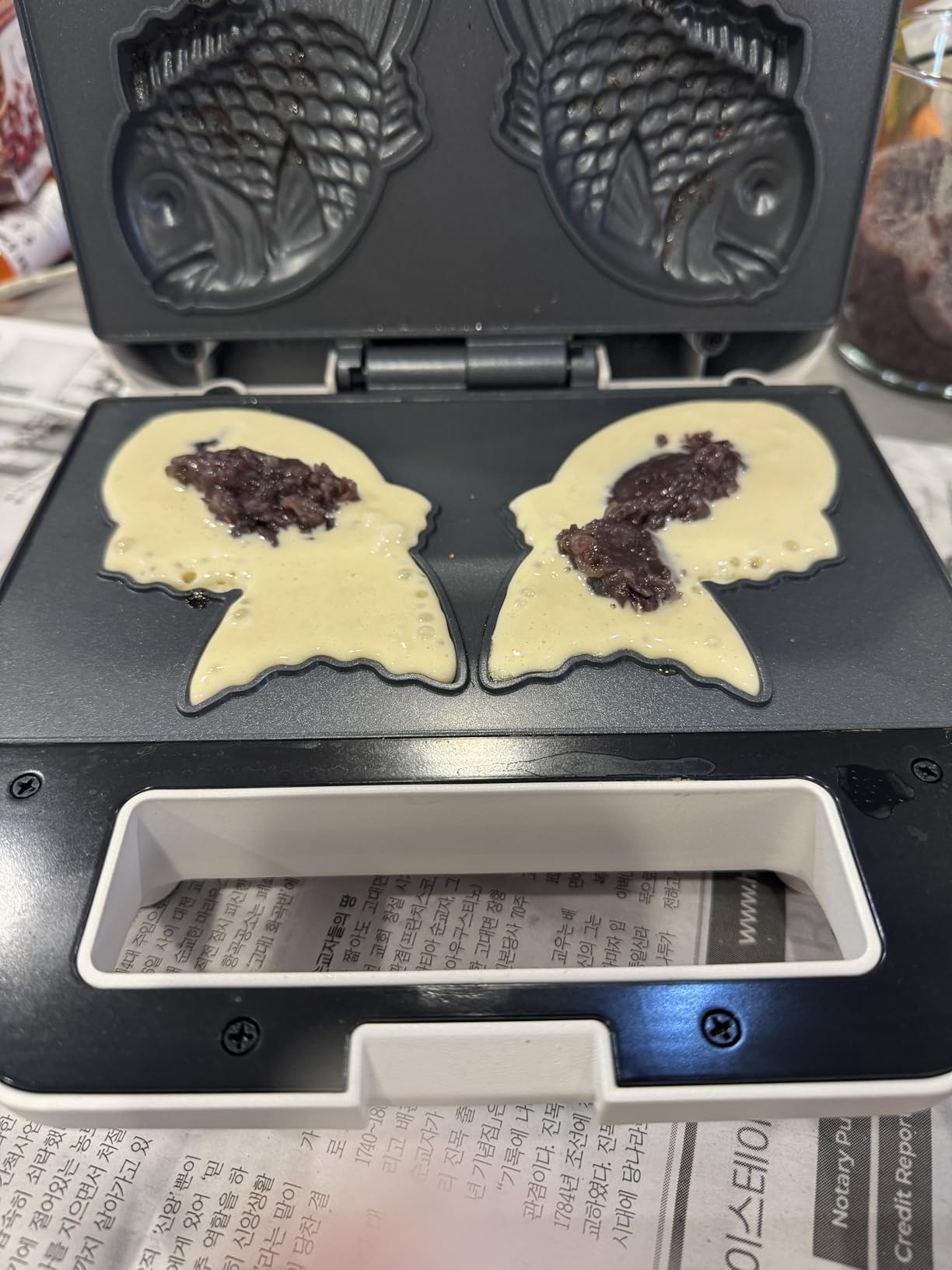 Taiyaki Fish-shaped Waffle Maker, 2 Pcs Electric Japanese Fish Shaped Waffle Iron Pan, Dual Non Stick Cooking Plates, Recipe Included, White customer photo 1