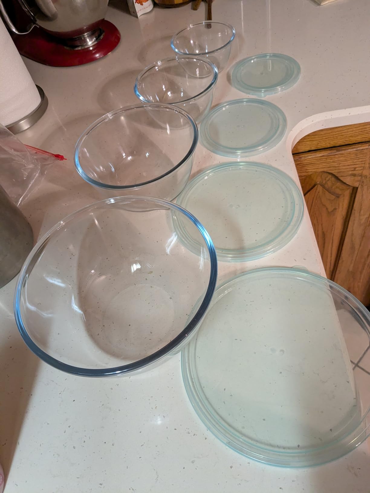 YUANYE 5 Pack Glass Mixing Bowls with Lids Set (5/2.5/1.5/0.9/0.6QT), Thick Glass Large Salad Bowl Set, Nesting Kitchen Bowls for Serving, Prepping, Cooking and Baking customer photo 1