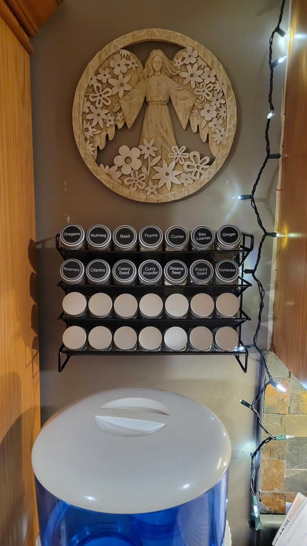 UVIAHOMI Magnetic Spice Rack Organizer for Refrigerator with 28 Spice Jars, 386 Spice Labels, 4 Hook, Chalk Marker and Funnel Set, Magnetic Shelf for Seasoning Organizer customer photo 2